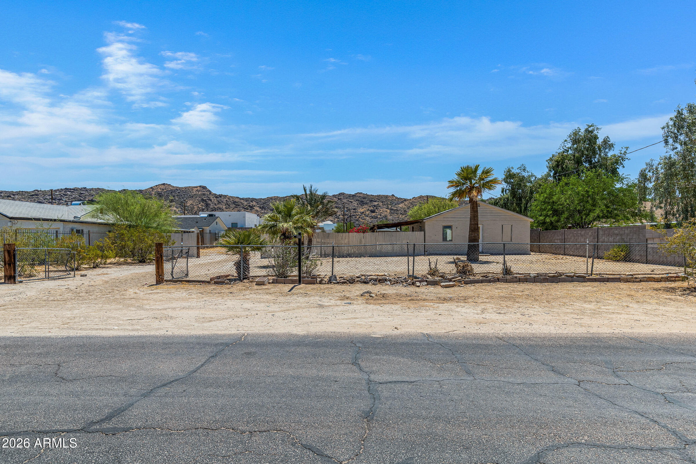 2237 E DESERT Lane