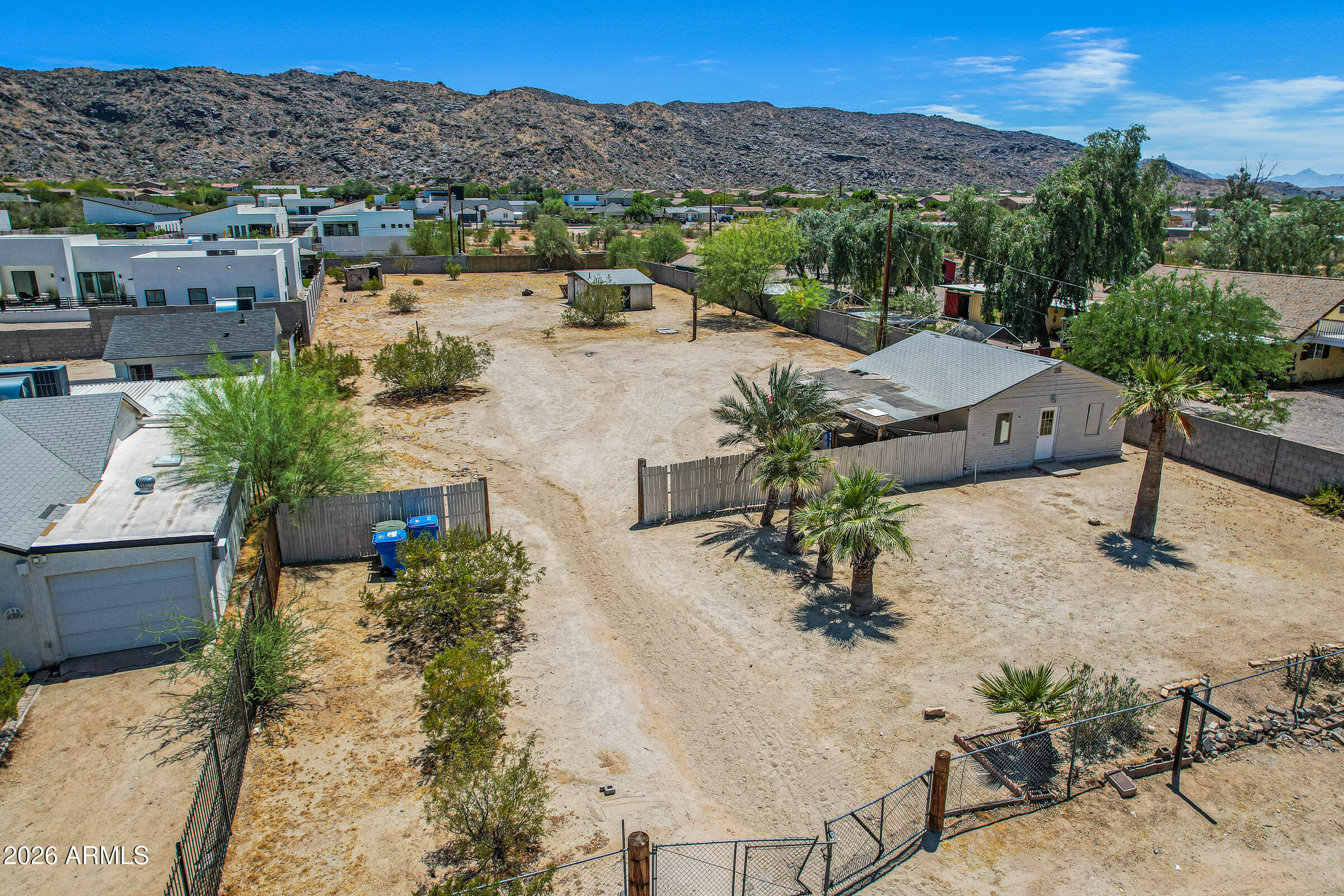 2237 E DESERT Lane