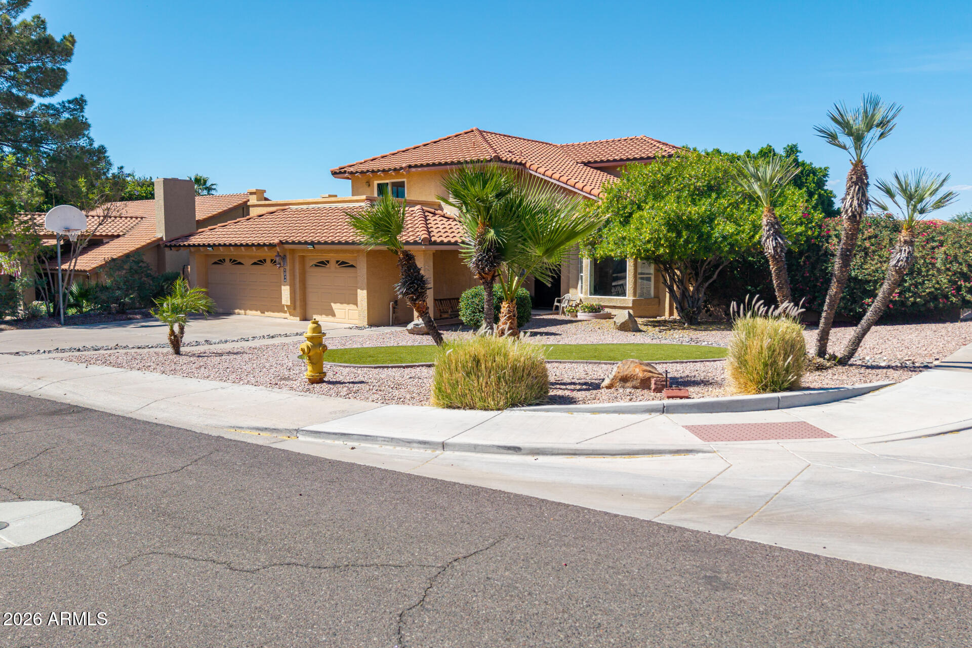 1234 E MONTE CRISTO Avenue