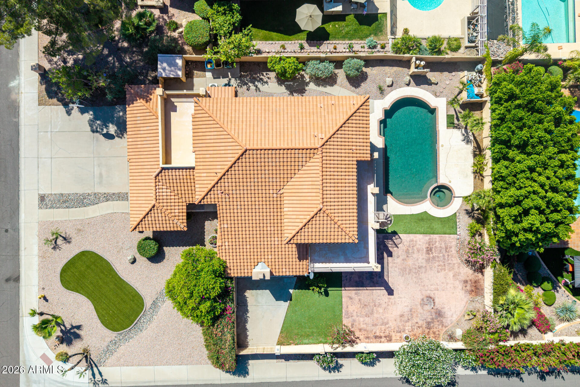 1234 E MONTE CRISTO Avenue