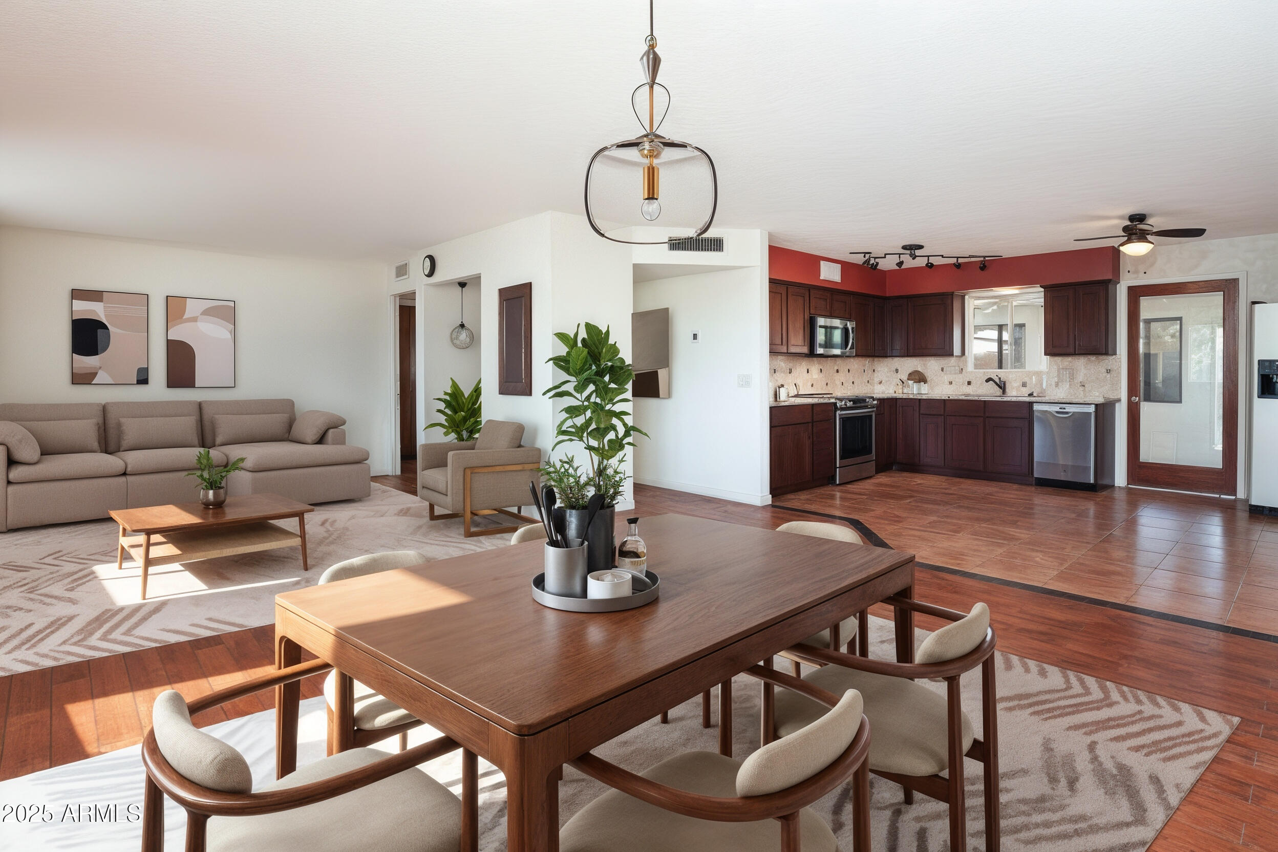 1322 E FIVE STAR Boulevard