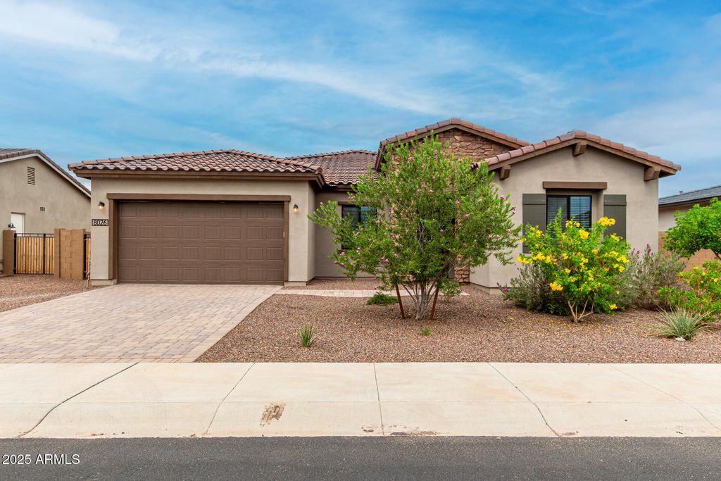 Photo of 8026 W Nicolet Avenue, Glendale, AZ 85303 (MLS # 6932467)