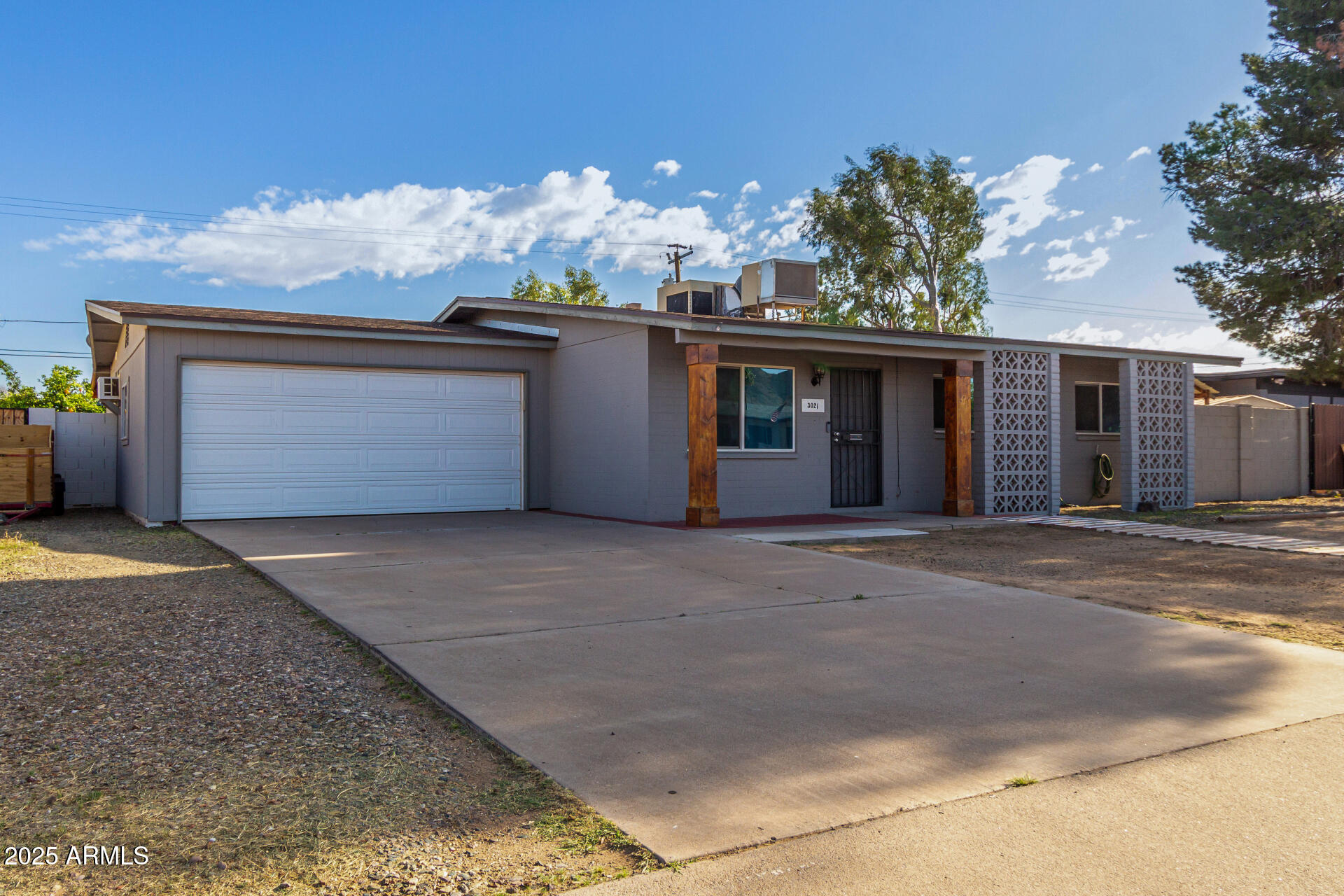 3021 E LARKSPUR Drive