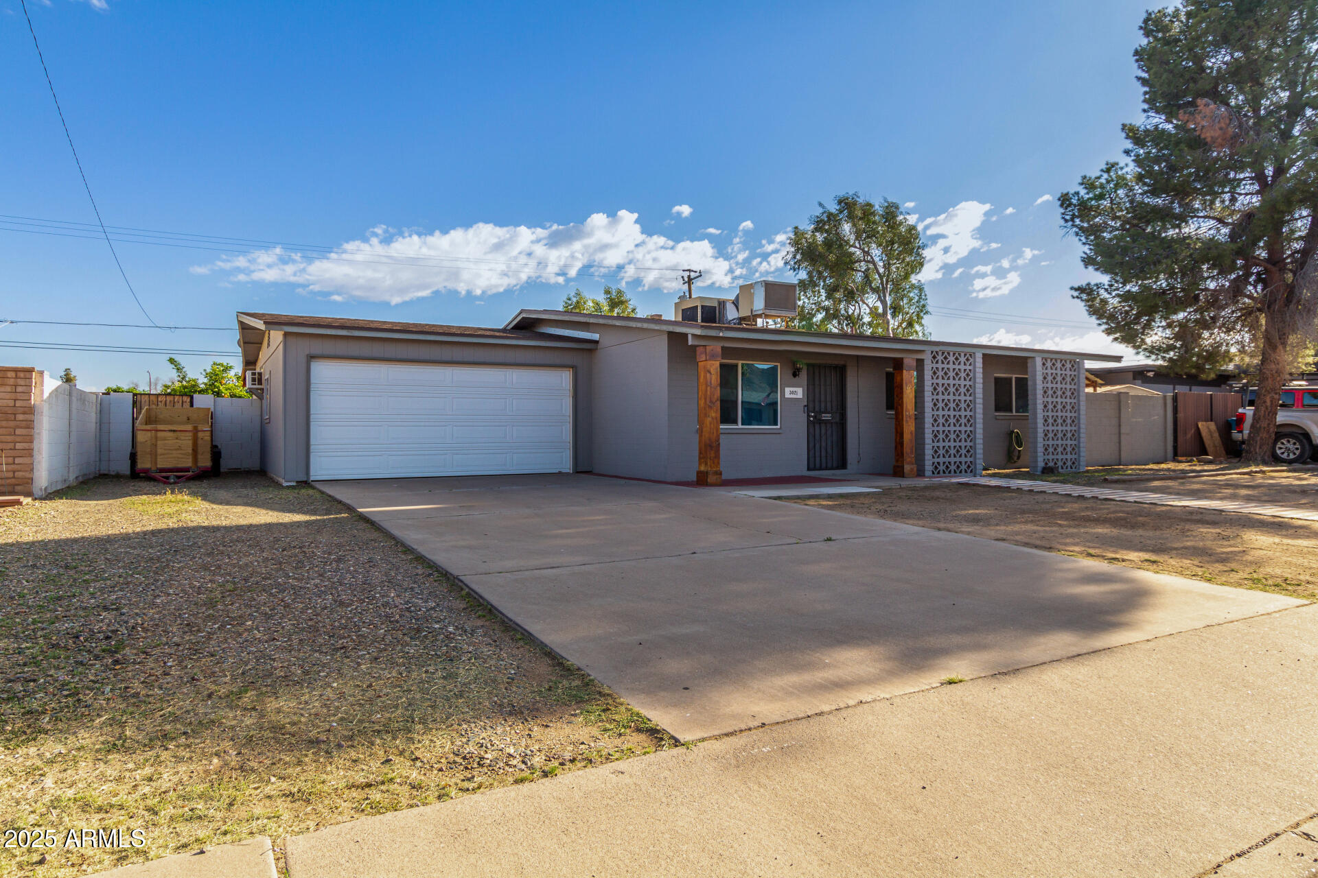 3021 E LARKSPUR Drive