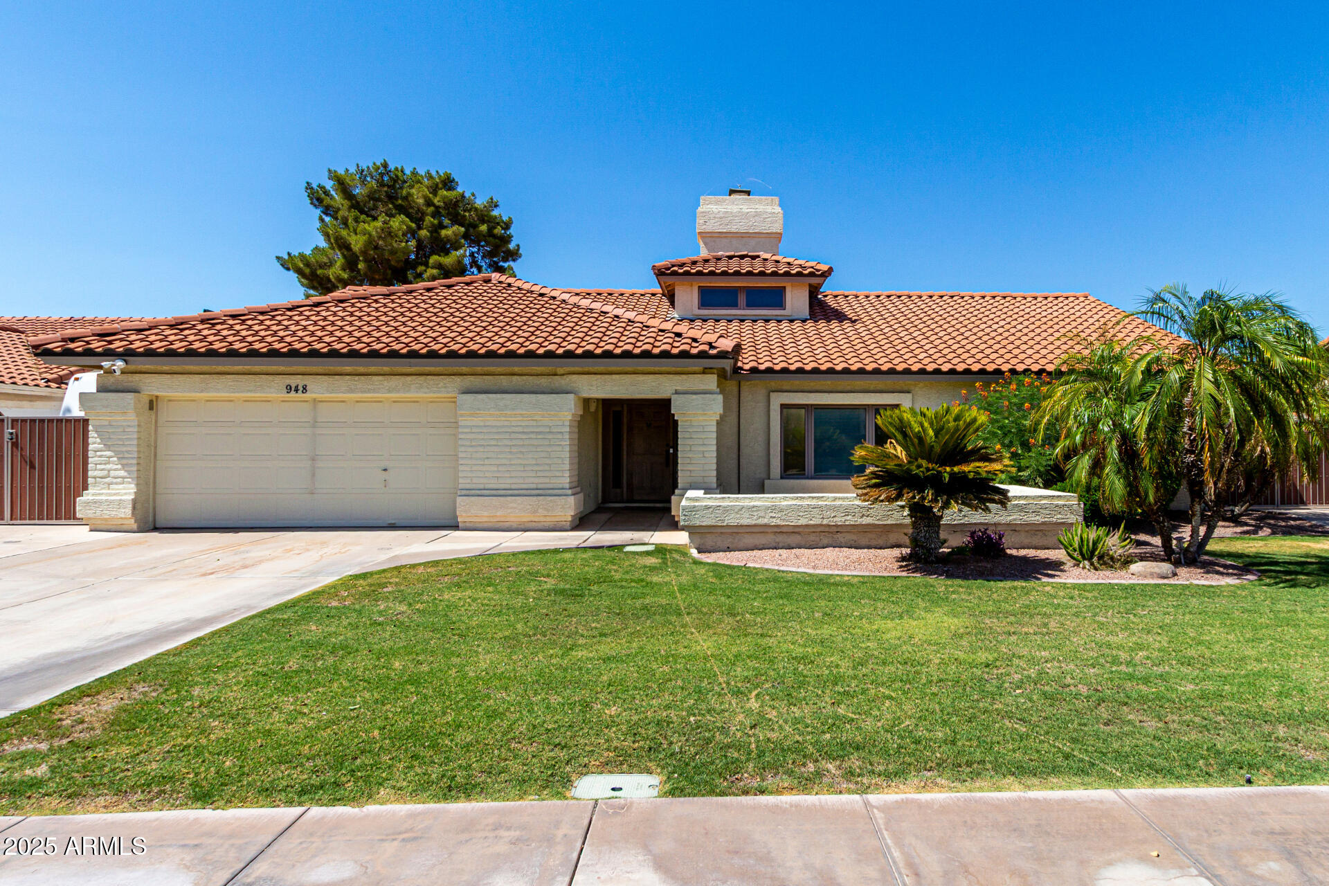 948 E SECRETARIAT Drive