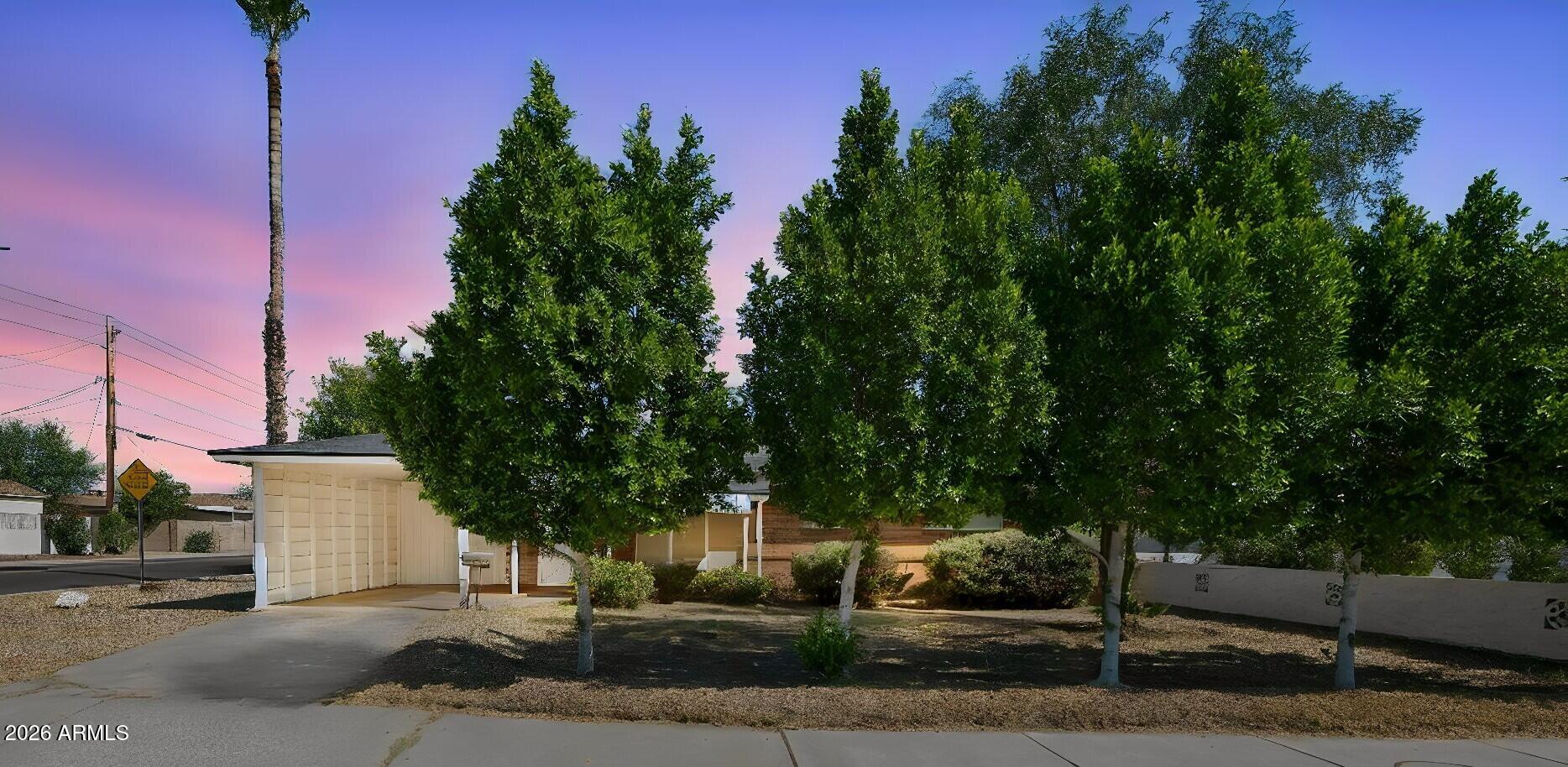 1802 E MISSOURI Avenue