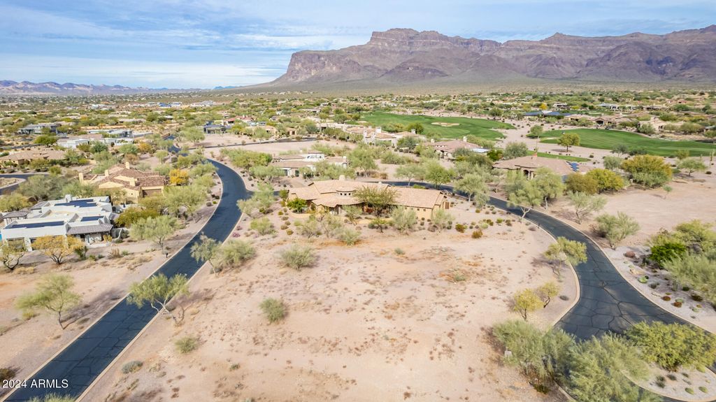 Photo of 3828 S Gambel Quail Way #16, Gold Canyon, AZ 85118 (MLS # 6789377)