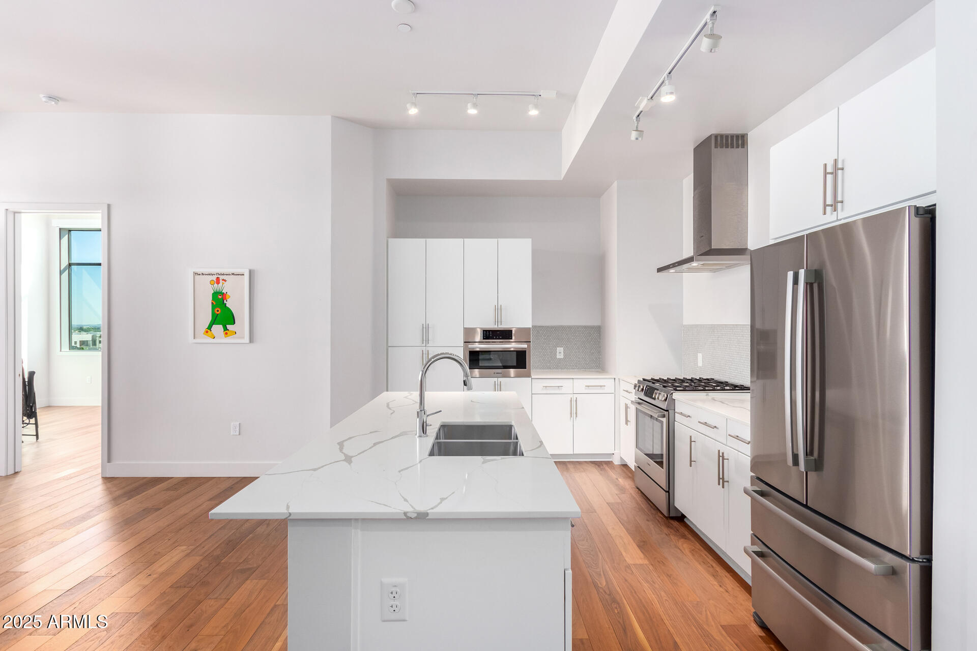 3131 N CENTRAL Avenue 7002