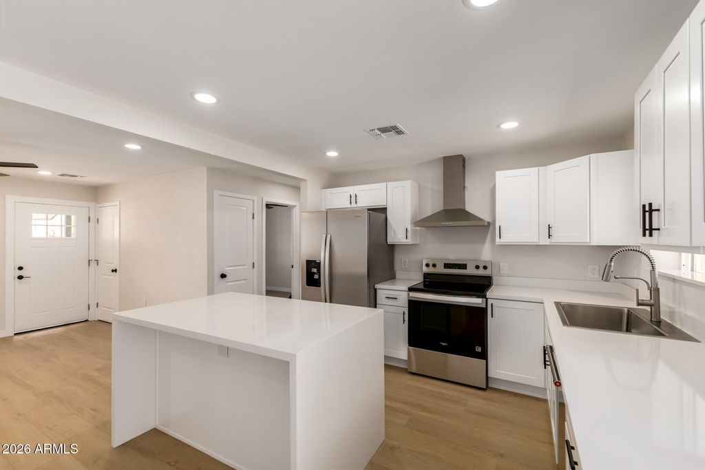 Photo of 3121 N 35th Drive, Phoenix, AZ 85019 (MLS # 7003465)