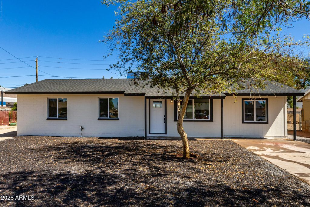 Photo of 3121 N 35th Drive, Phoenix, AZ 85019 (MLS # 7003465)