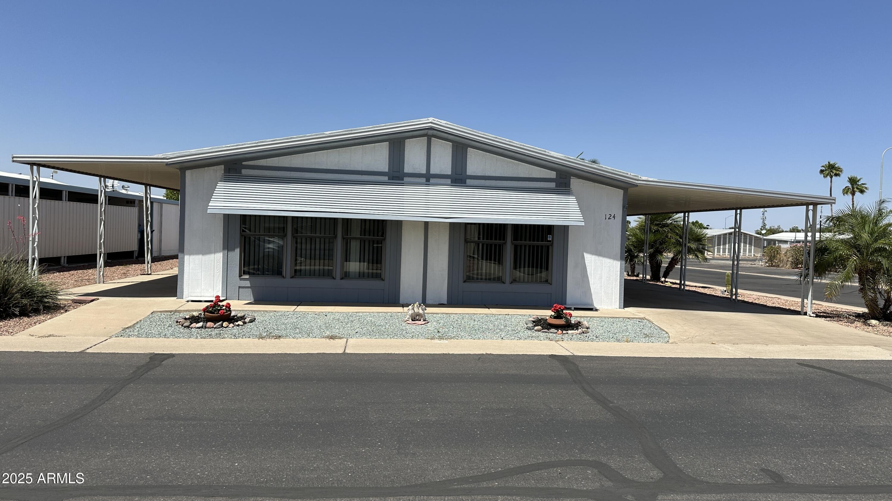 Pueblo Manor - Residential
