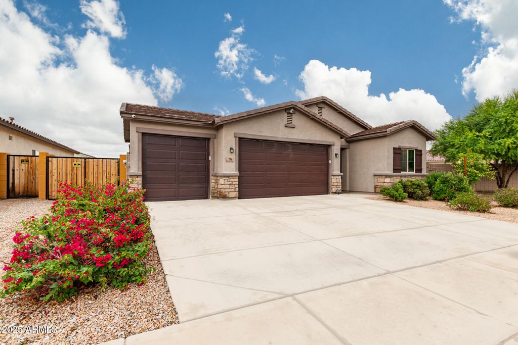 Photo of 796 E Ruby Drive, Casa Grande, AZ 85122 (MLS # 6952370)