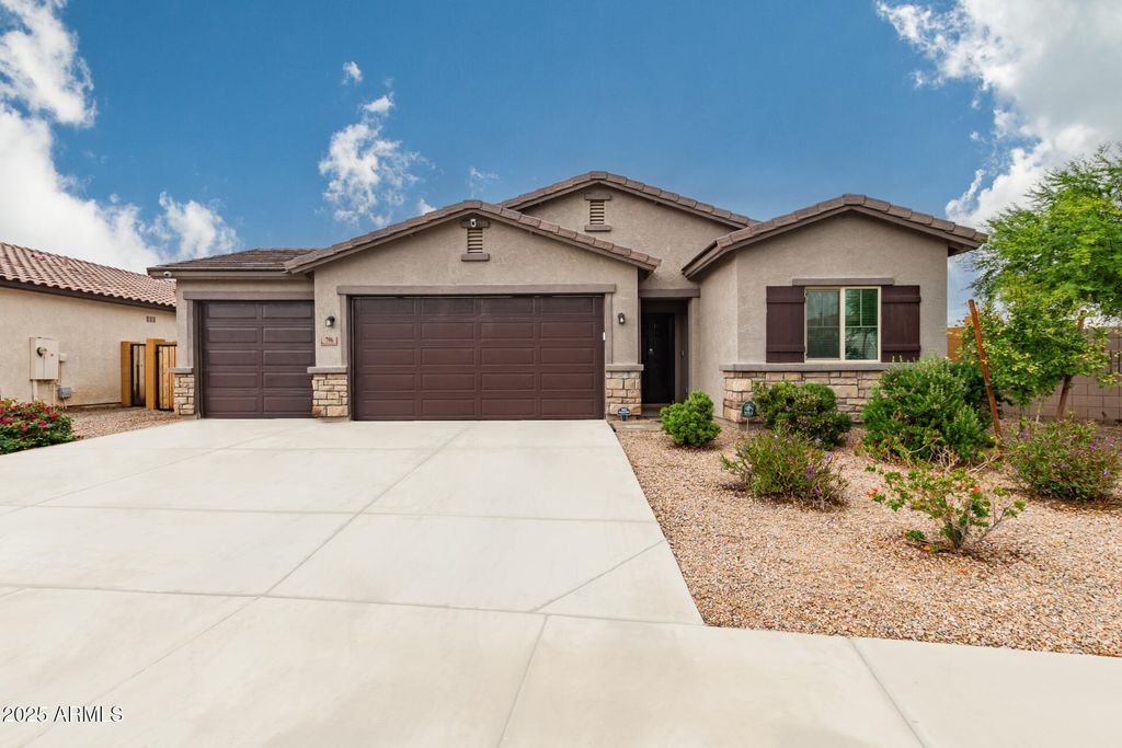 Photo of 796 E Ruby Drive, Casa Grande, AZ 85122 (MLS # 6952370)