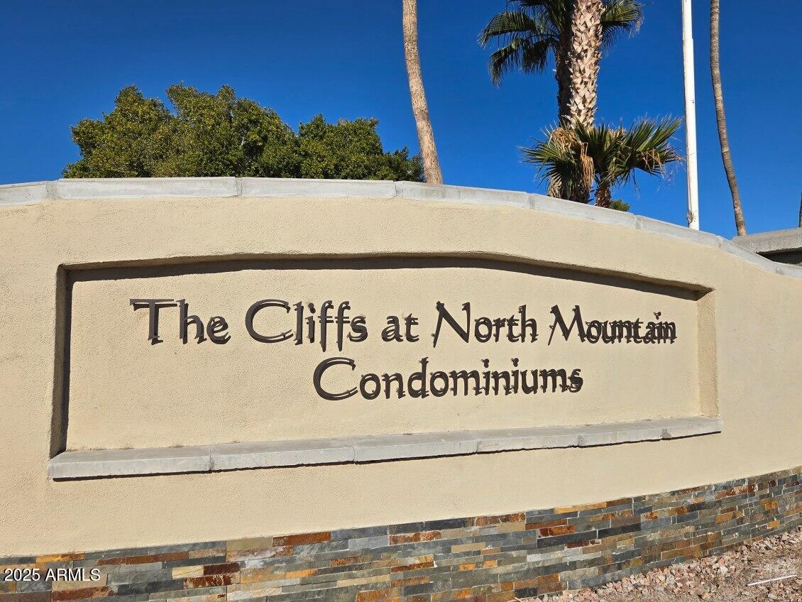 1720 E THUNDERBIRD Road 2015