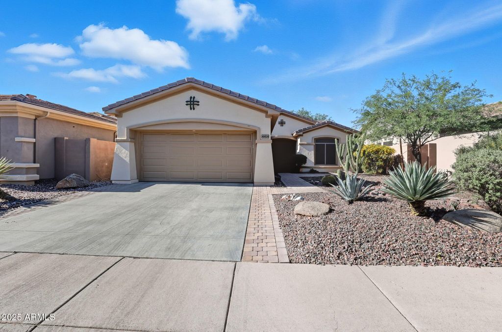 Photo of 41428 N Fairgreen Way, Anthem, AZ 85086 (MLS # 6934778)