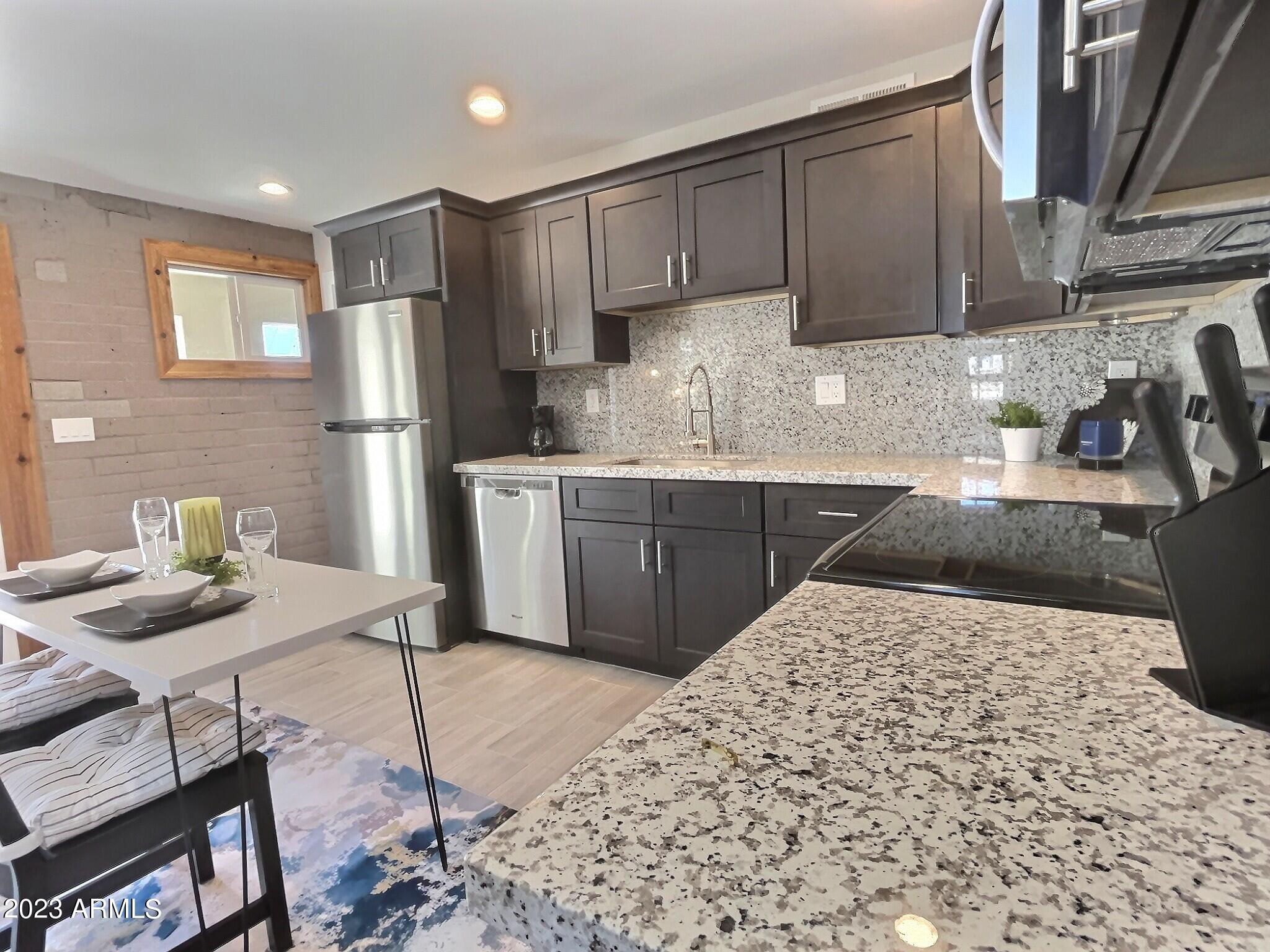 9202 N 6th Street Apt 5