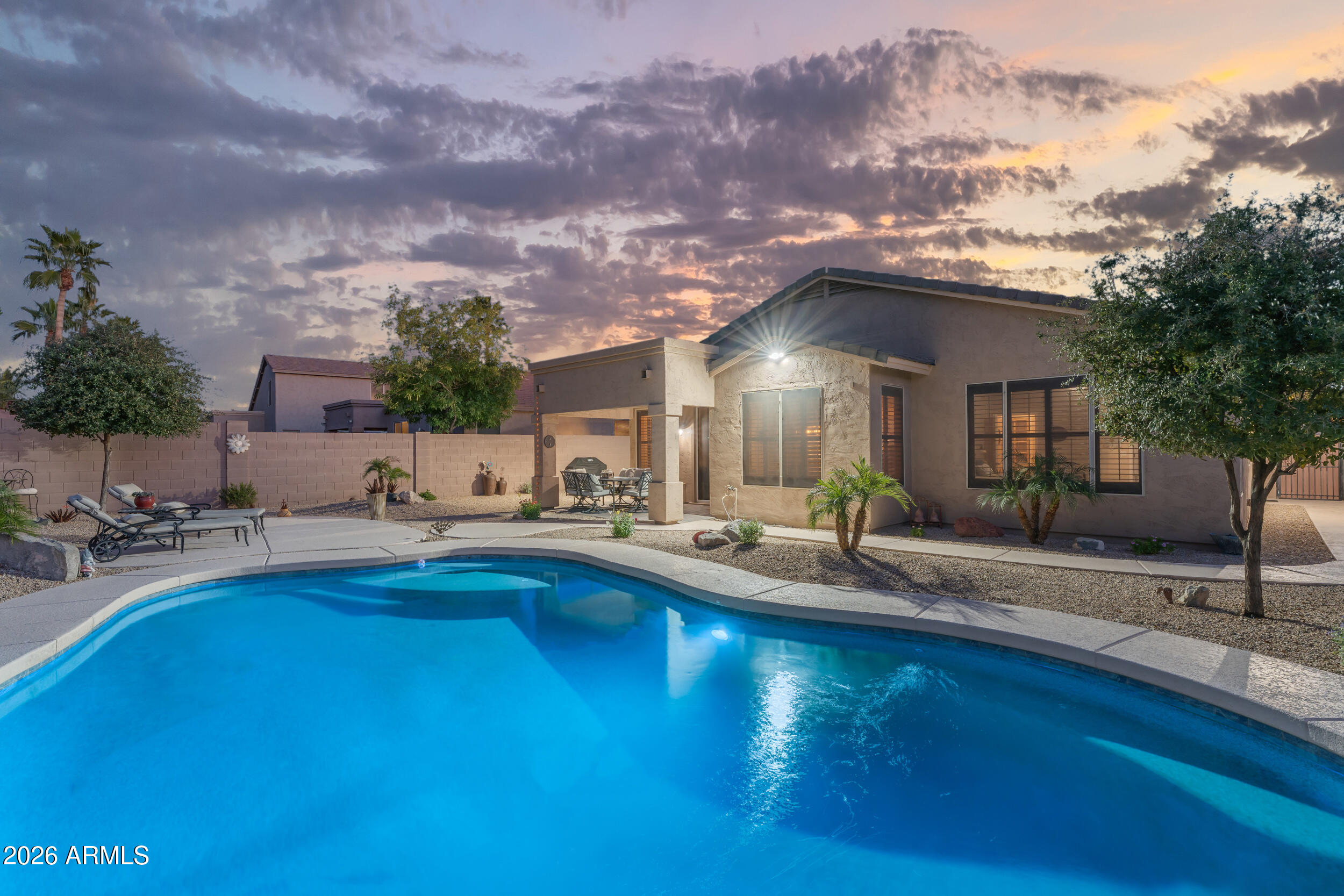 1646 W WINDSONG Drive