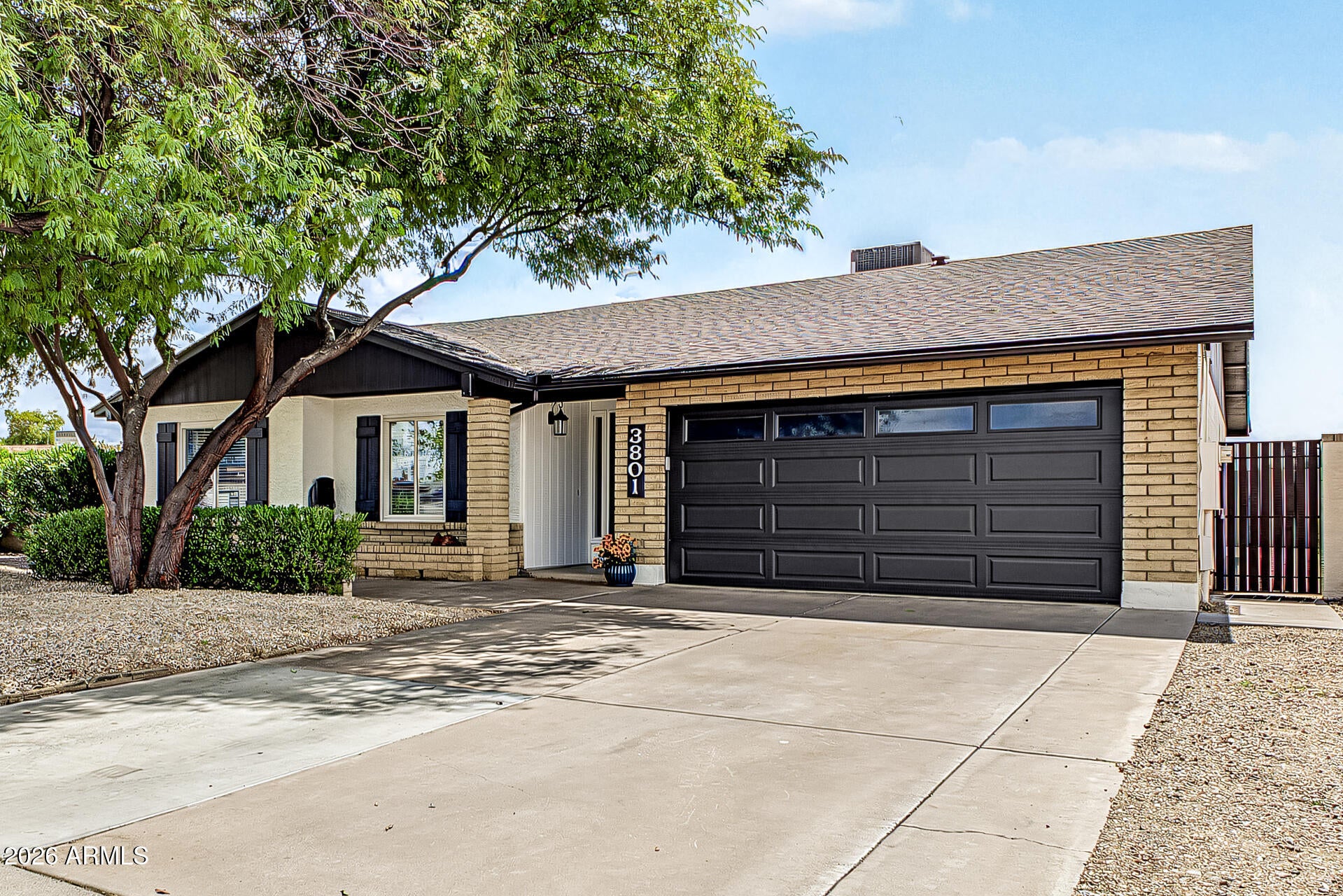 3801 W MURIEL Drive