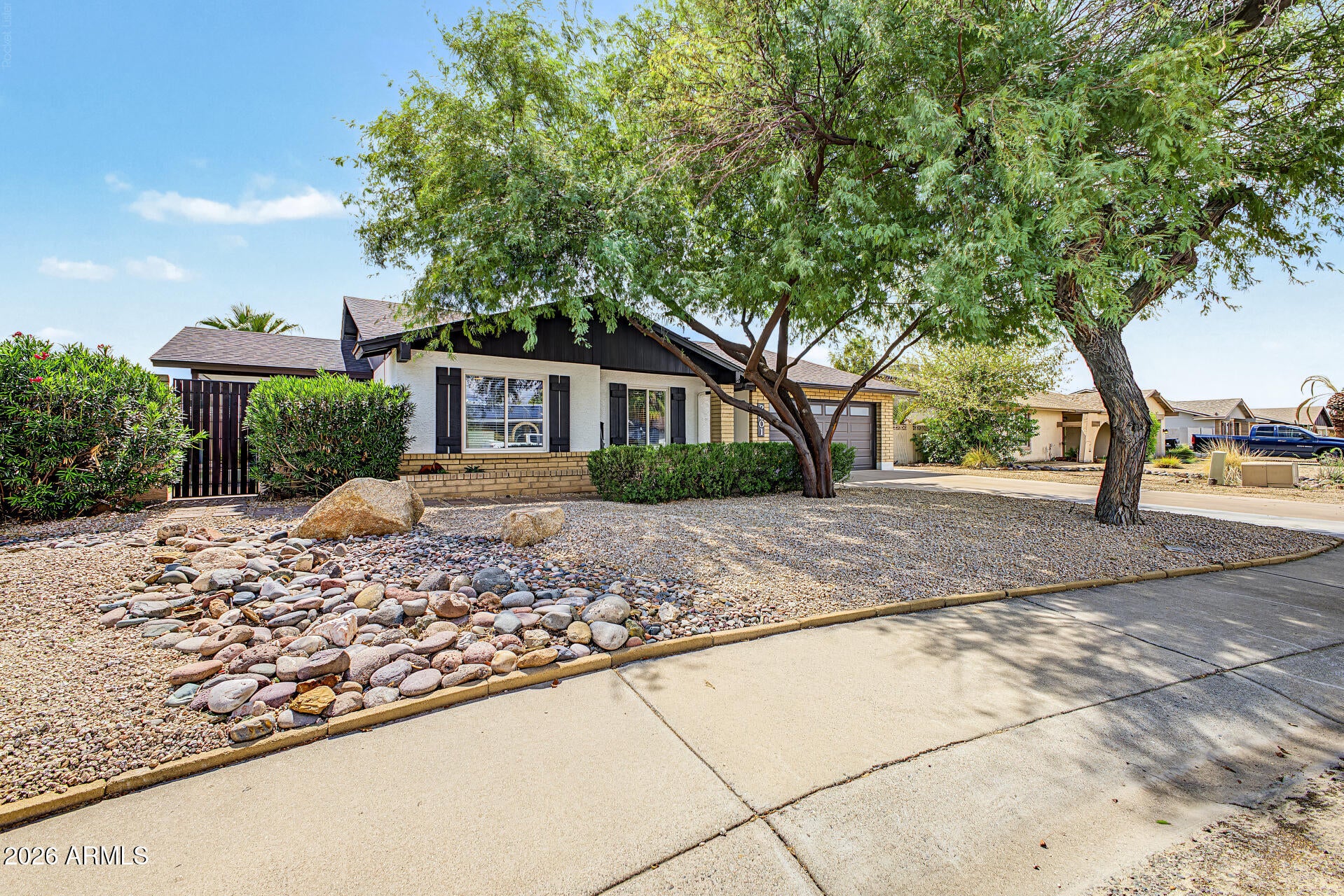 3801 W MURIEL Drive