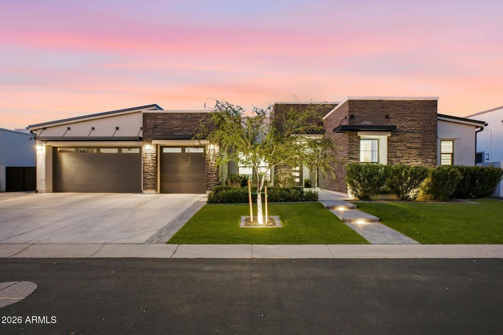 Photo of 20728 E Indiana Avenue, Queen Creek, AZ 85142 (MLS # 6992132)