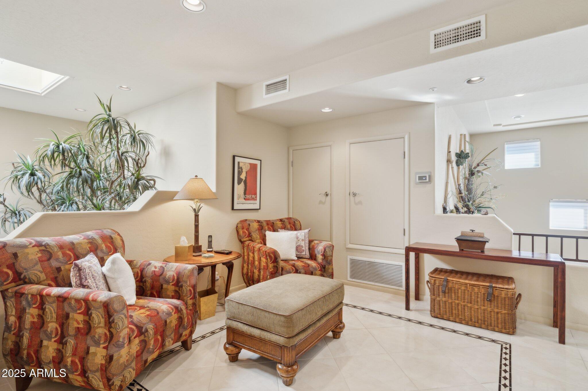 13600 N FOUNTAIN HILLS Boulevard 405