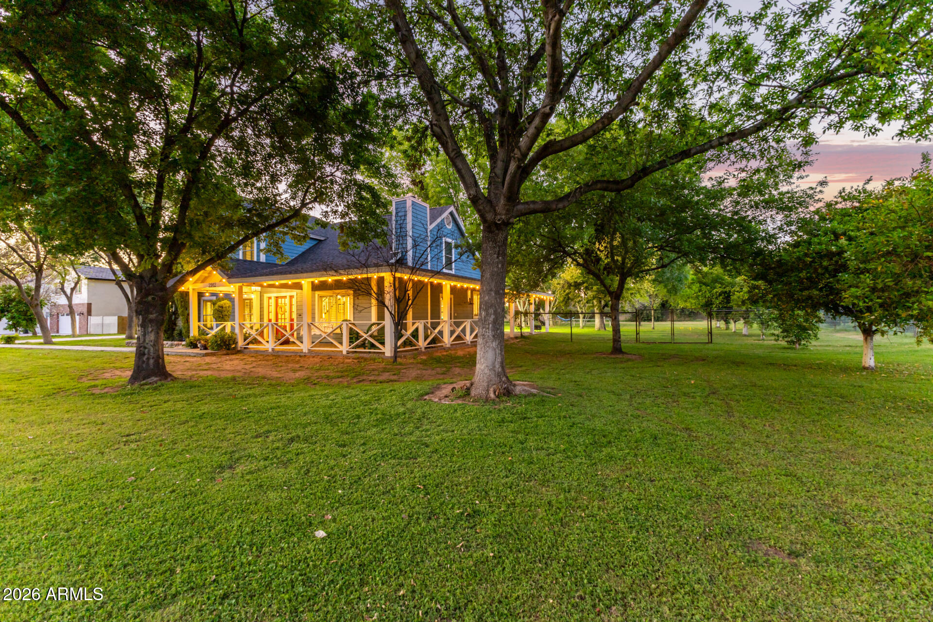 2912 E HOUSTON Avenue