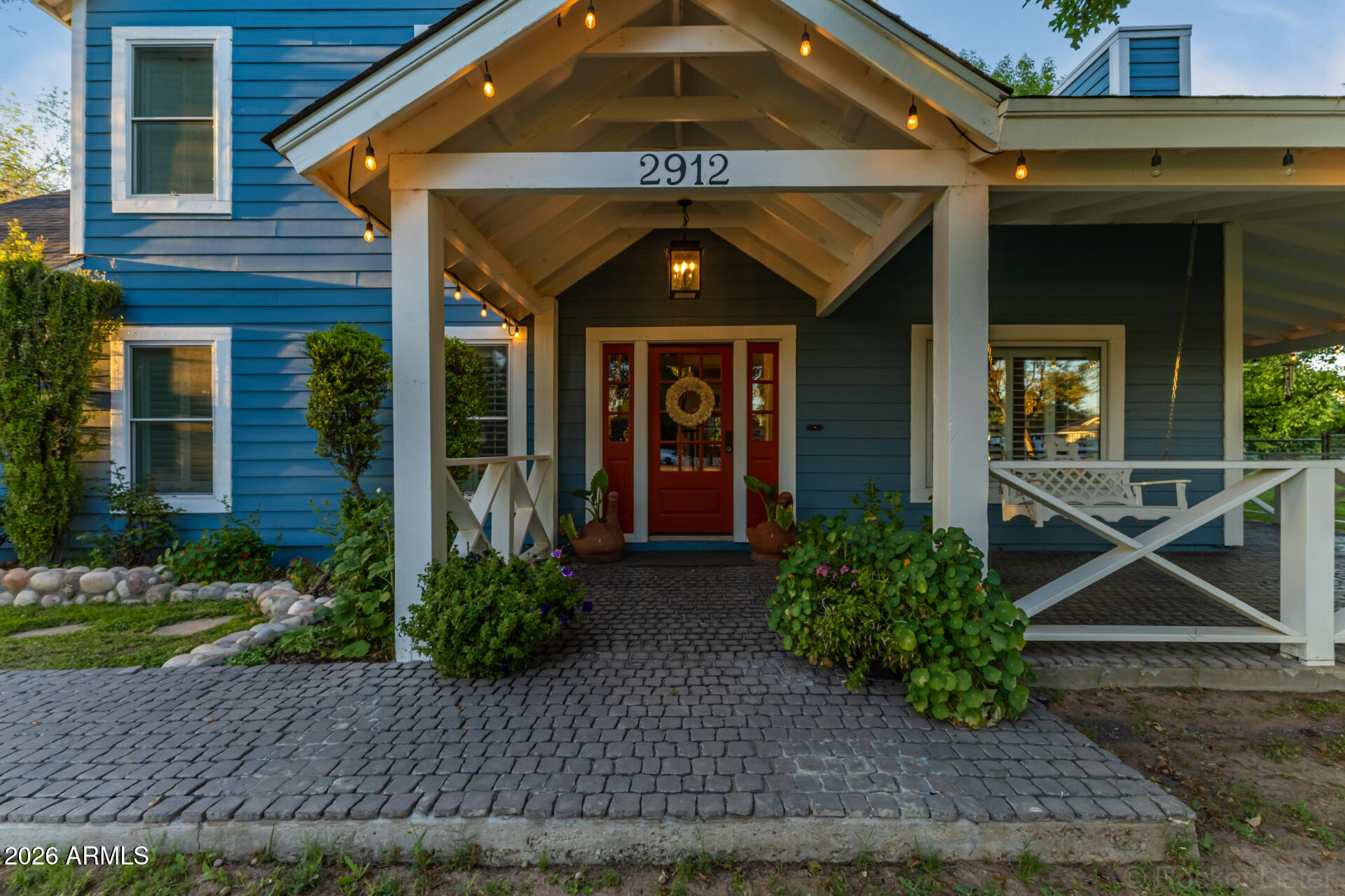 2912 E HOUSTON Avenue