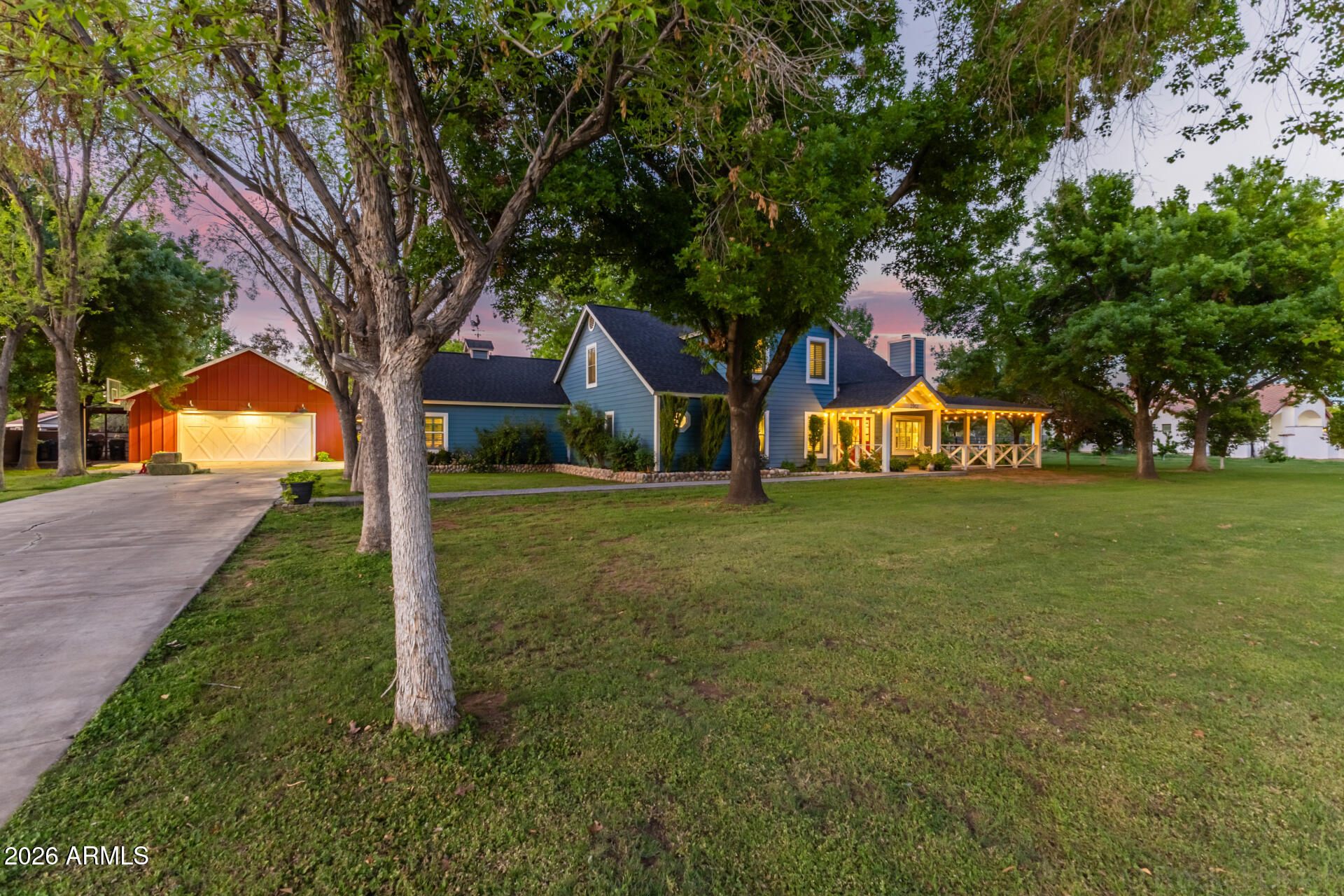 2912 E HOUSTON Avenue