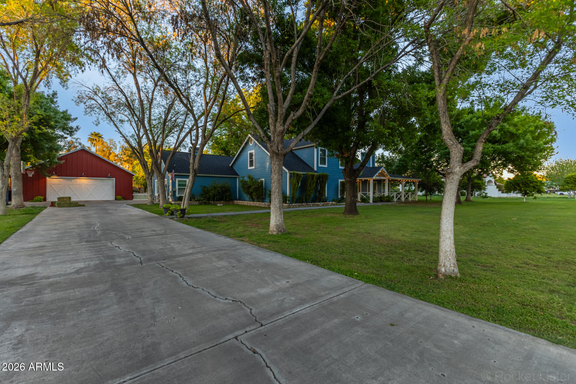 2912 E HOUSTON Avenue