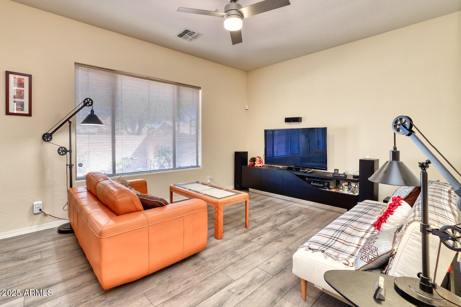 1404 W WEATHERBY Way