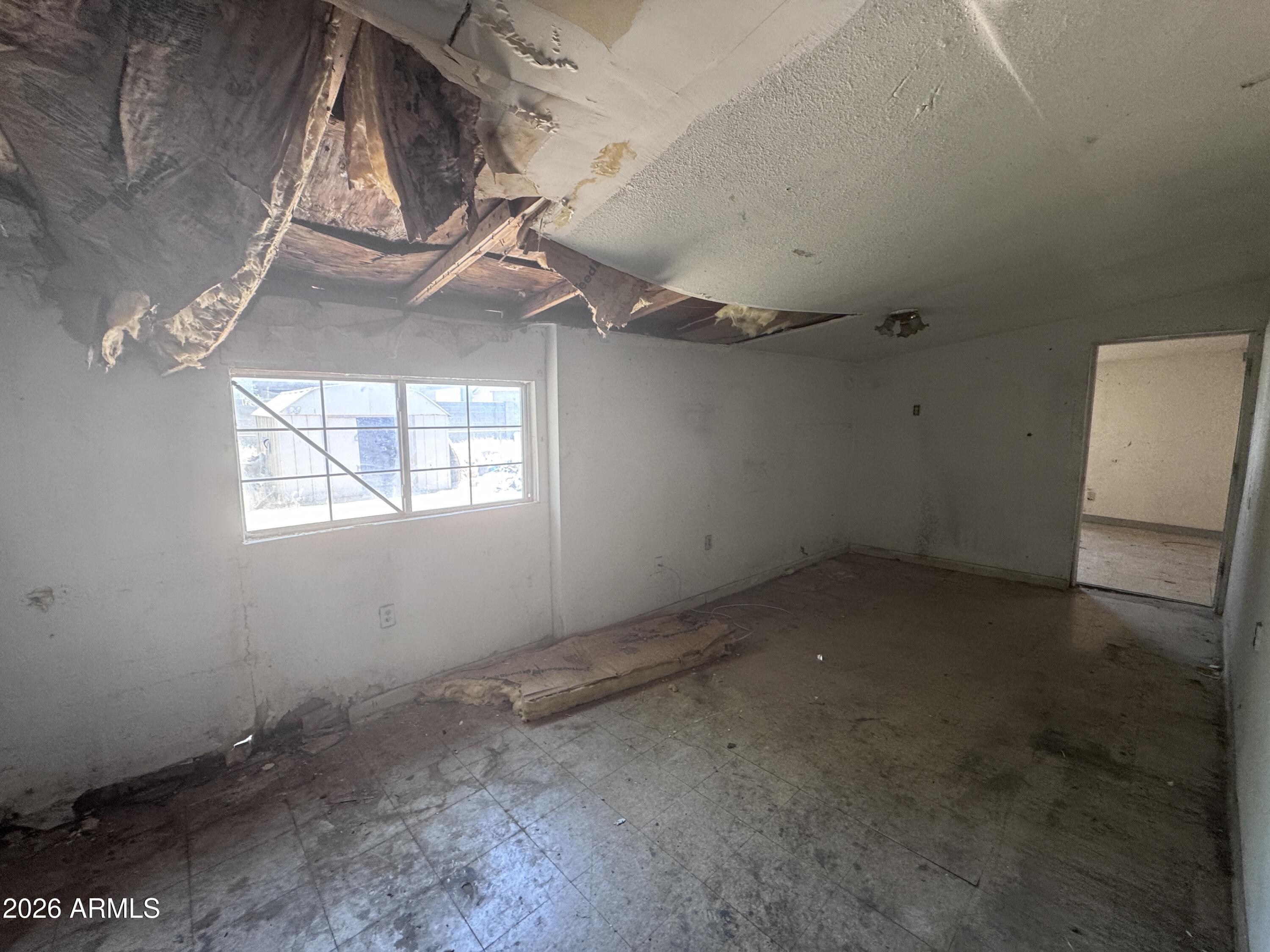 1631 W MOHAVE Street