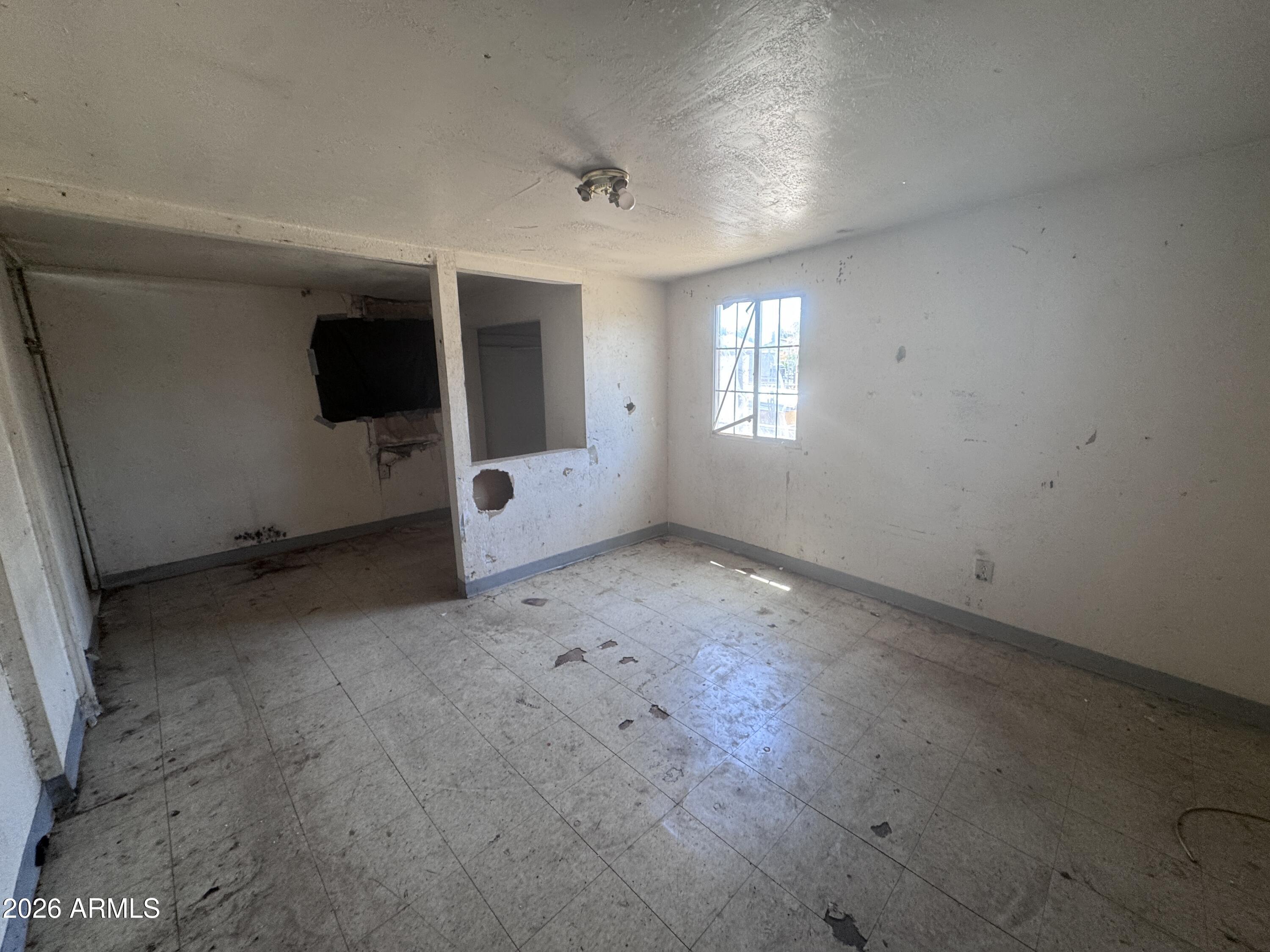 1631 W MOHAVE Street