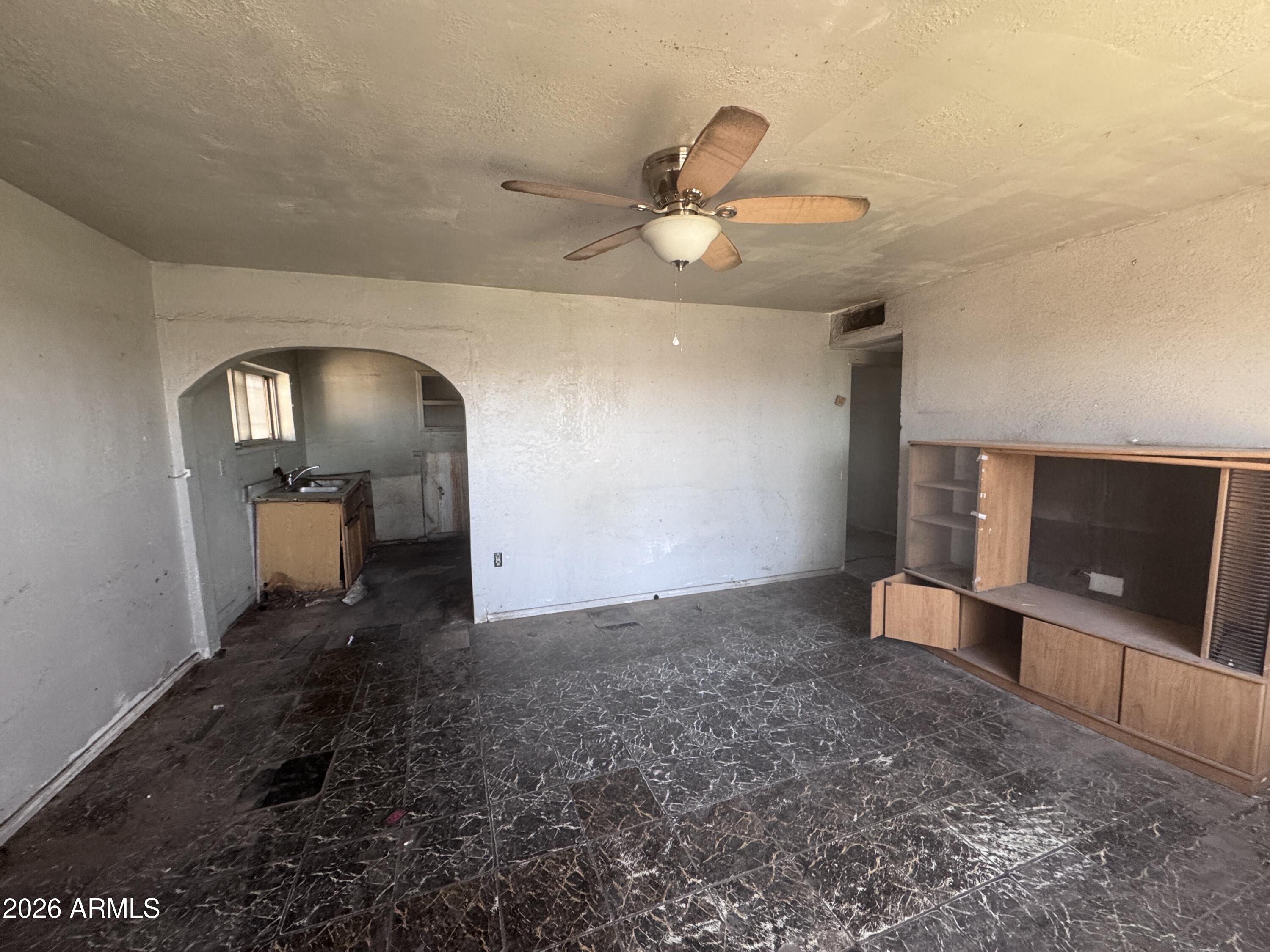 1631 W MOHAVE Street