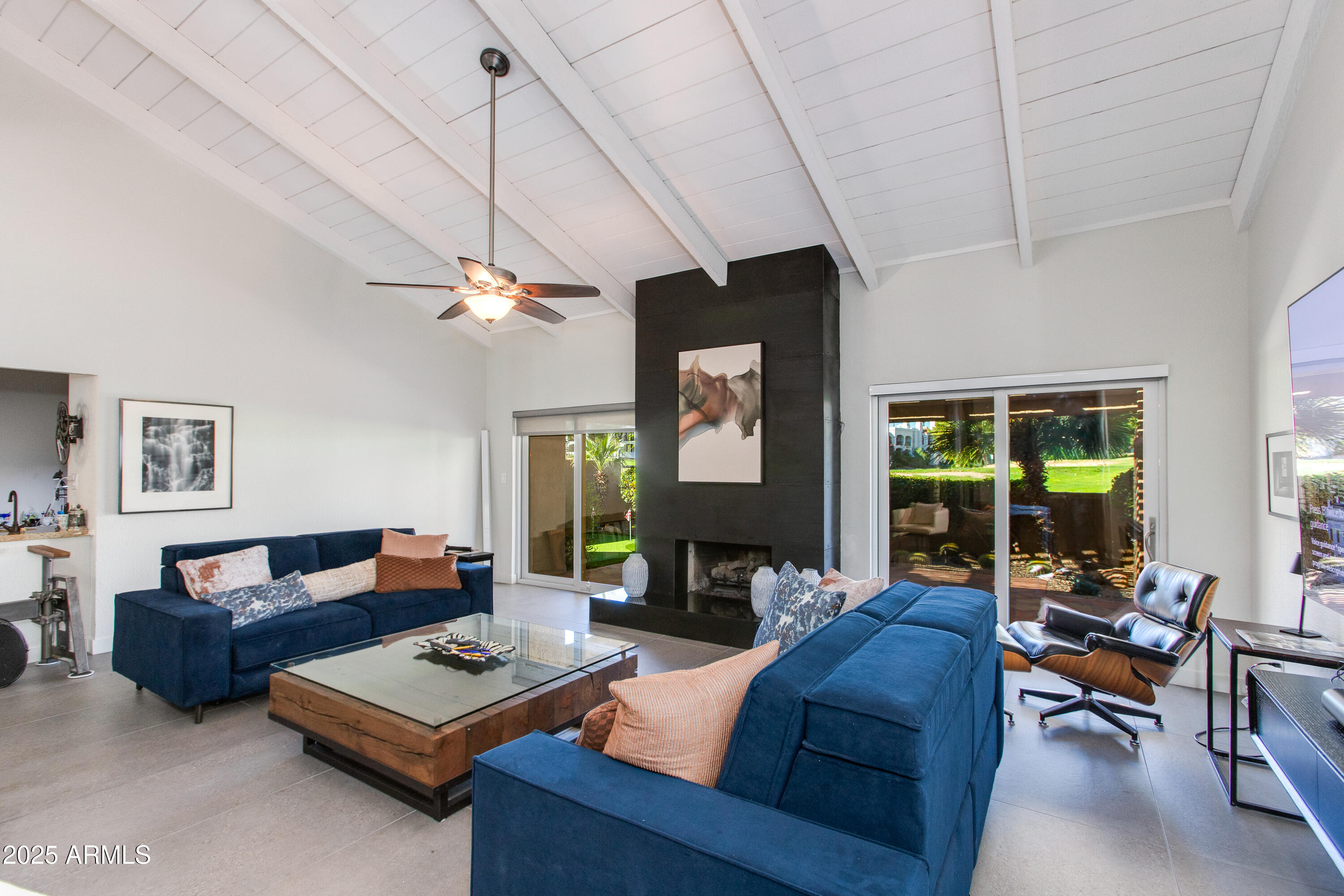 2626 E ARIZONA BILTMORE Circle E 26