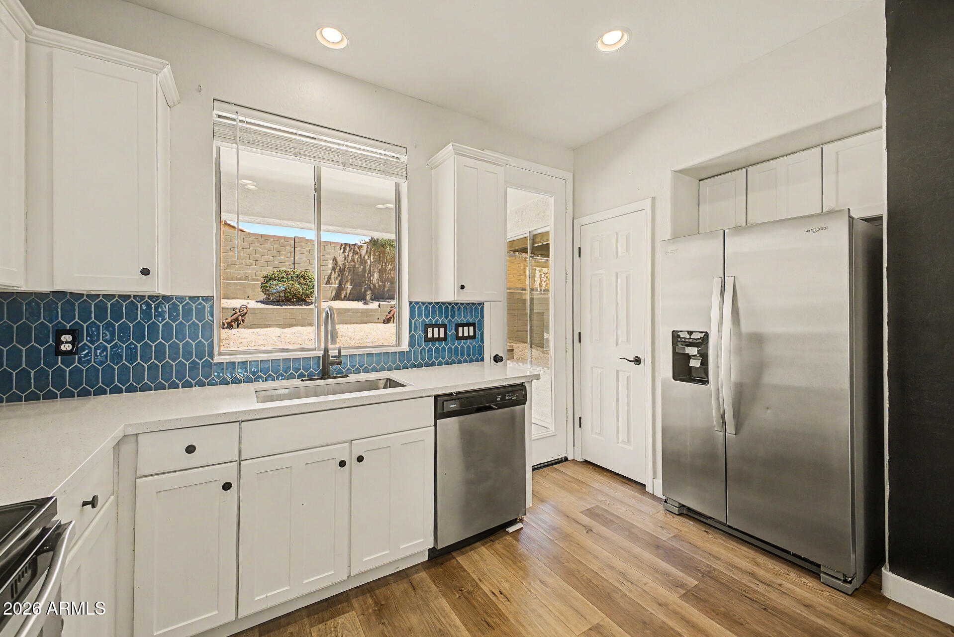 2618 W WAYNE Lane