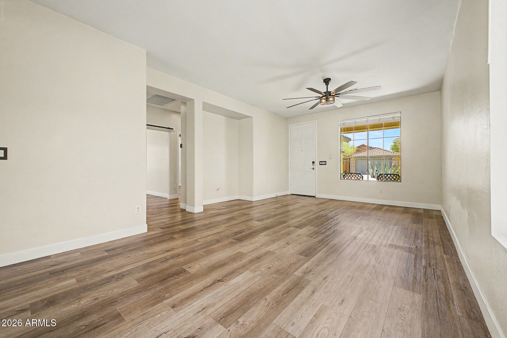 2618 W WAYNE Lane