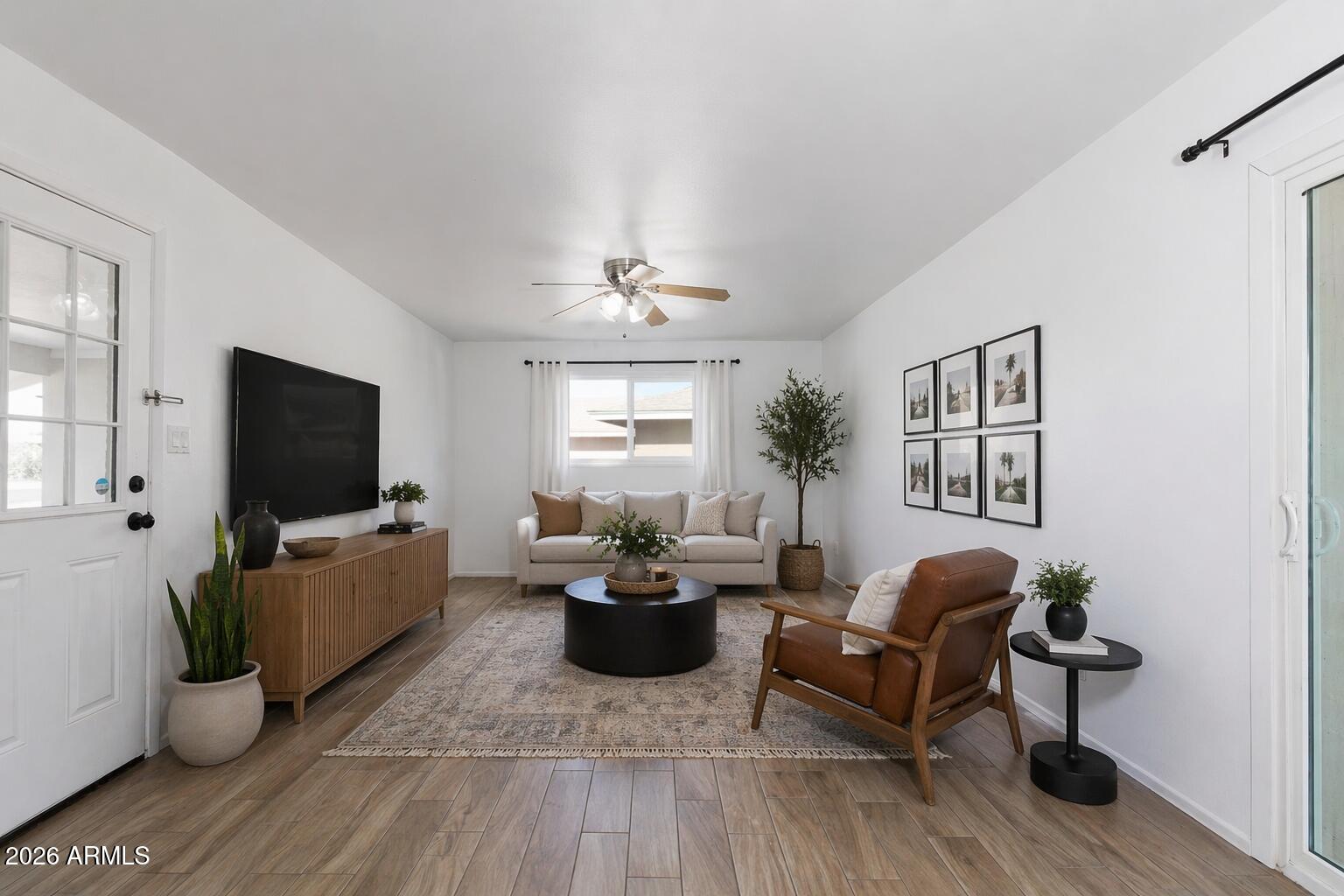 1041 E FAIRMONT Drive