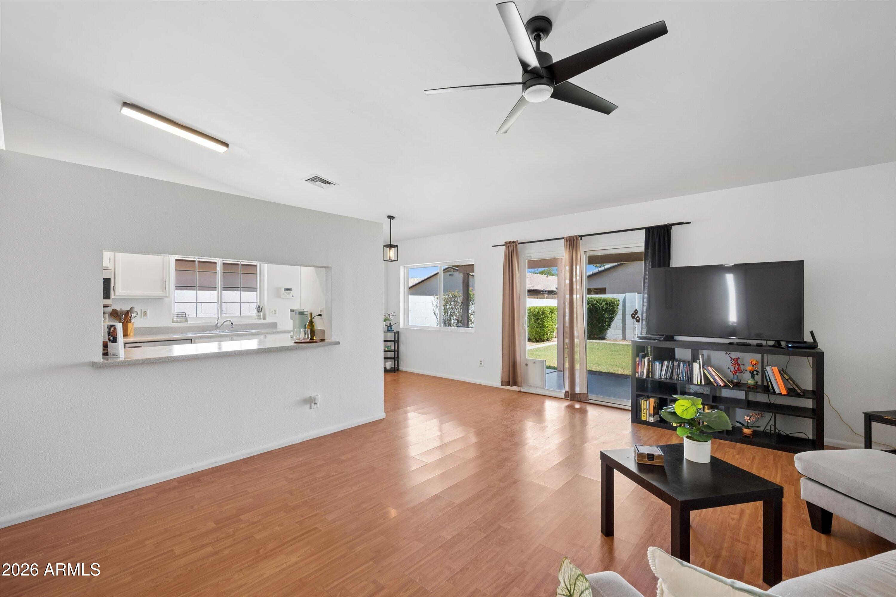 50 W IVYGLEN Street