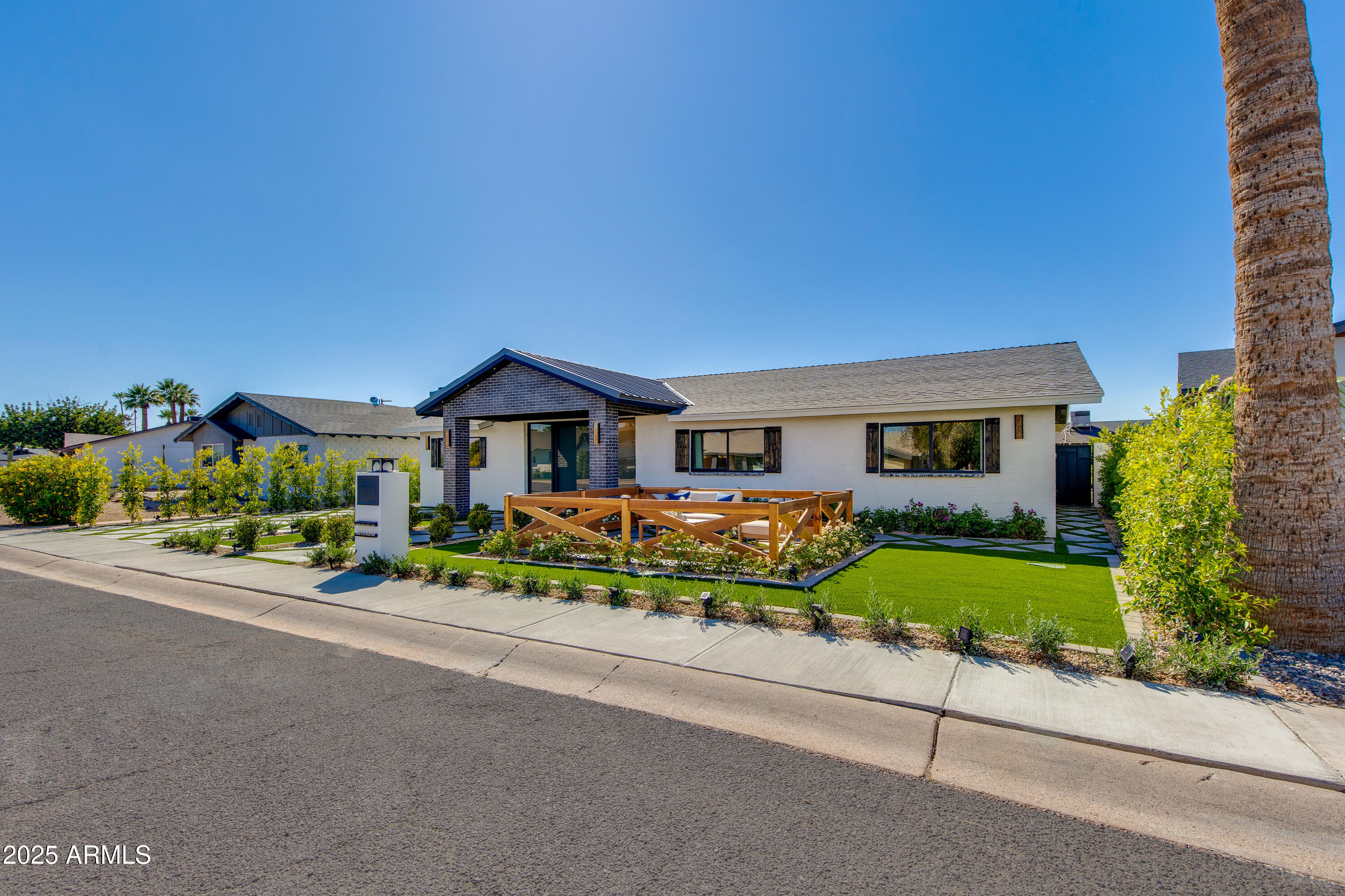 8708 E RANCHO VISTA Drive