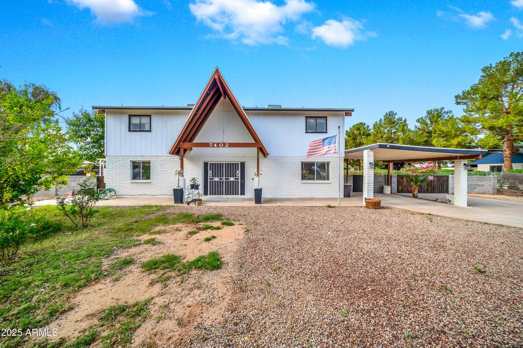 Photo of 7402 N 175th Avenue, Waddell, AZ 85355 (MLS # 6951171)