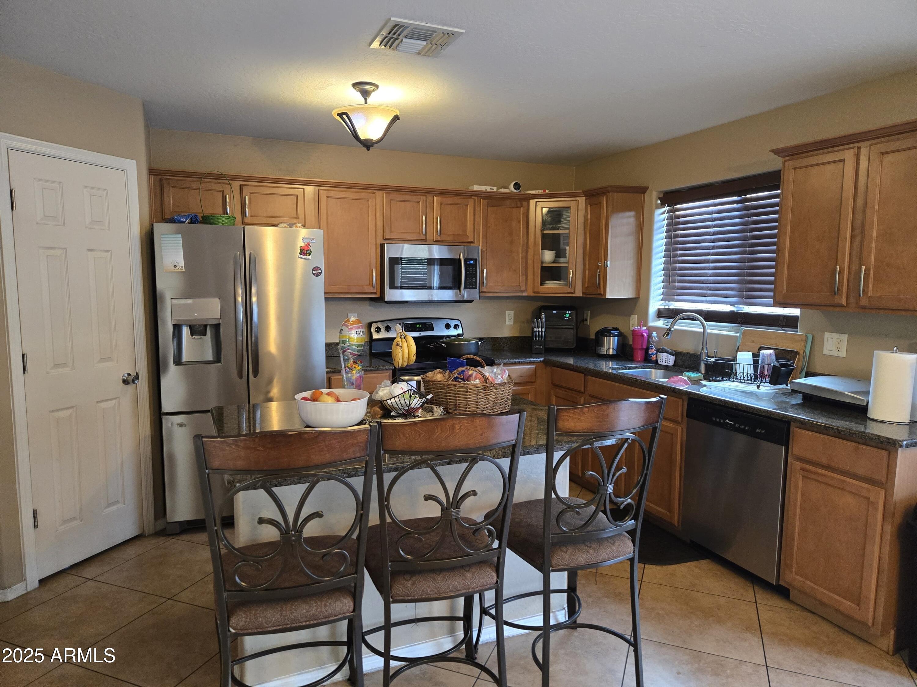 8814 W MAGNOLIA Street