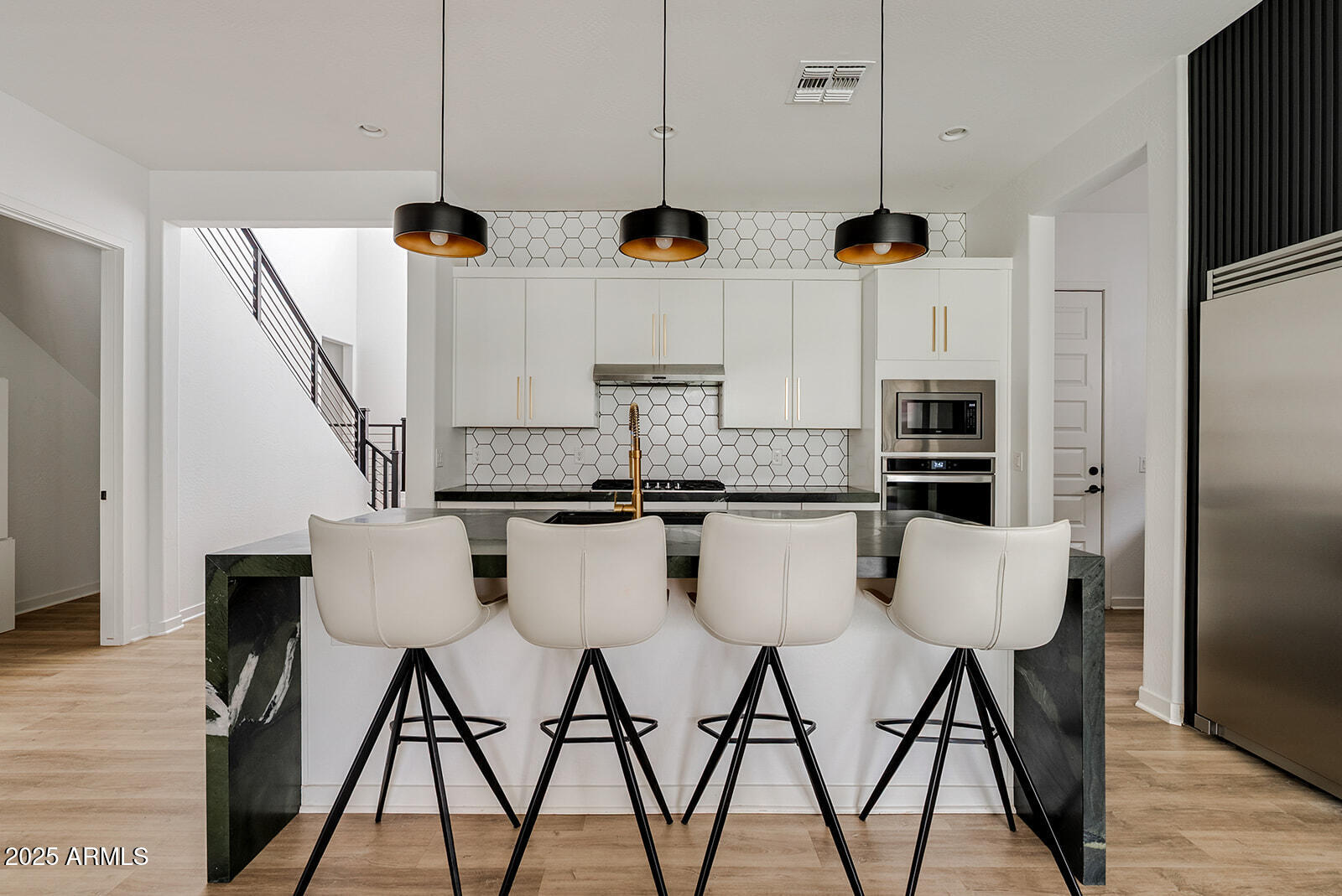 10201 E TAHOE Avenue