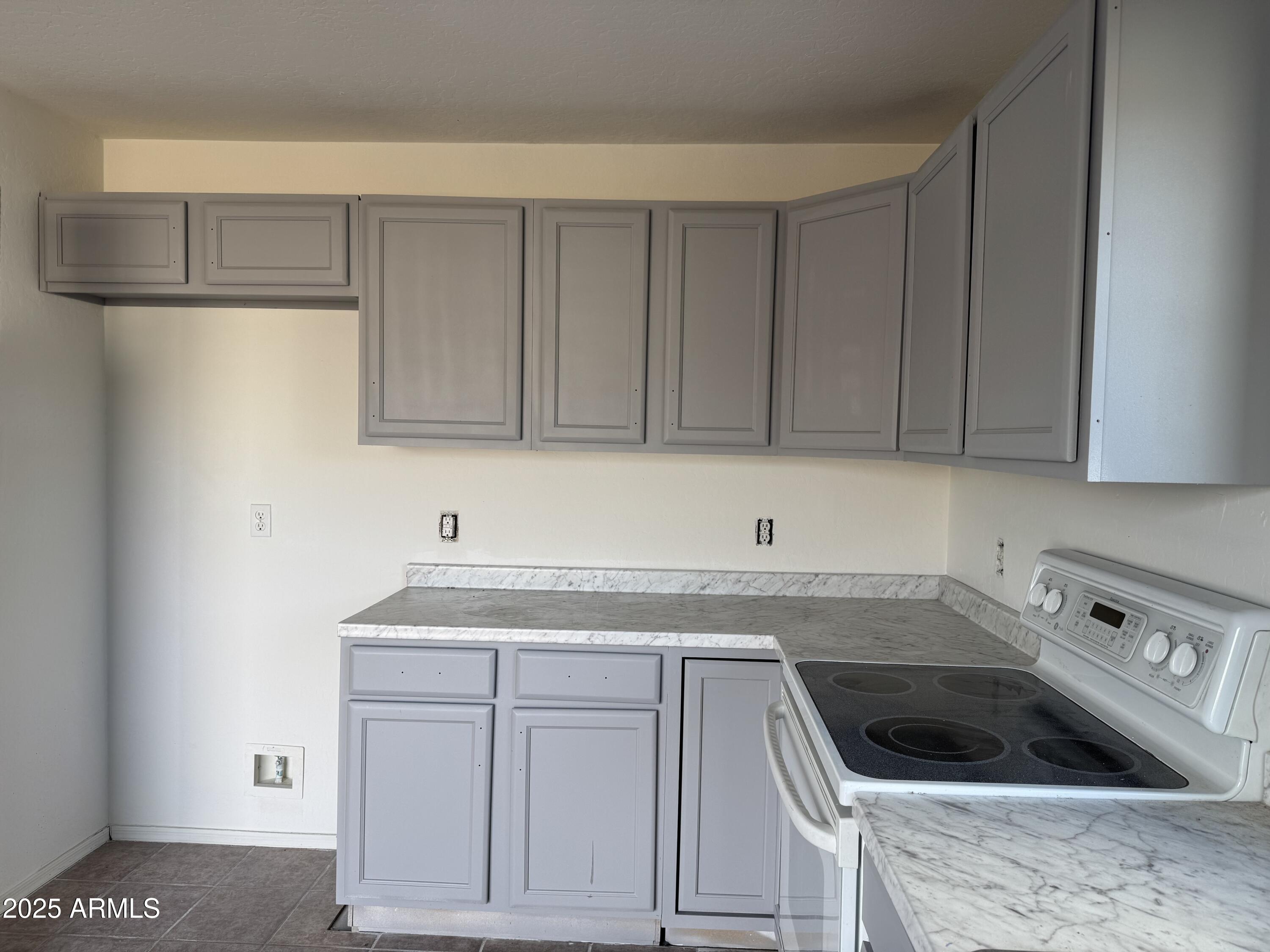 25830 W ELWOOD Street