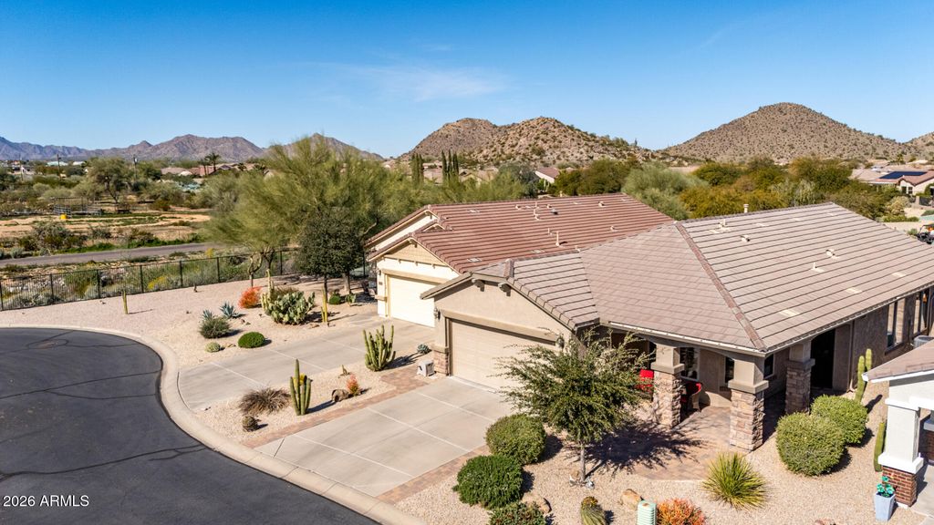 Photo of 328 W Peak Place, San Tan Valley, AZ 85143 (MLS # 6975608)