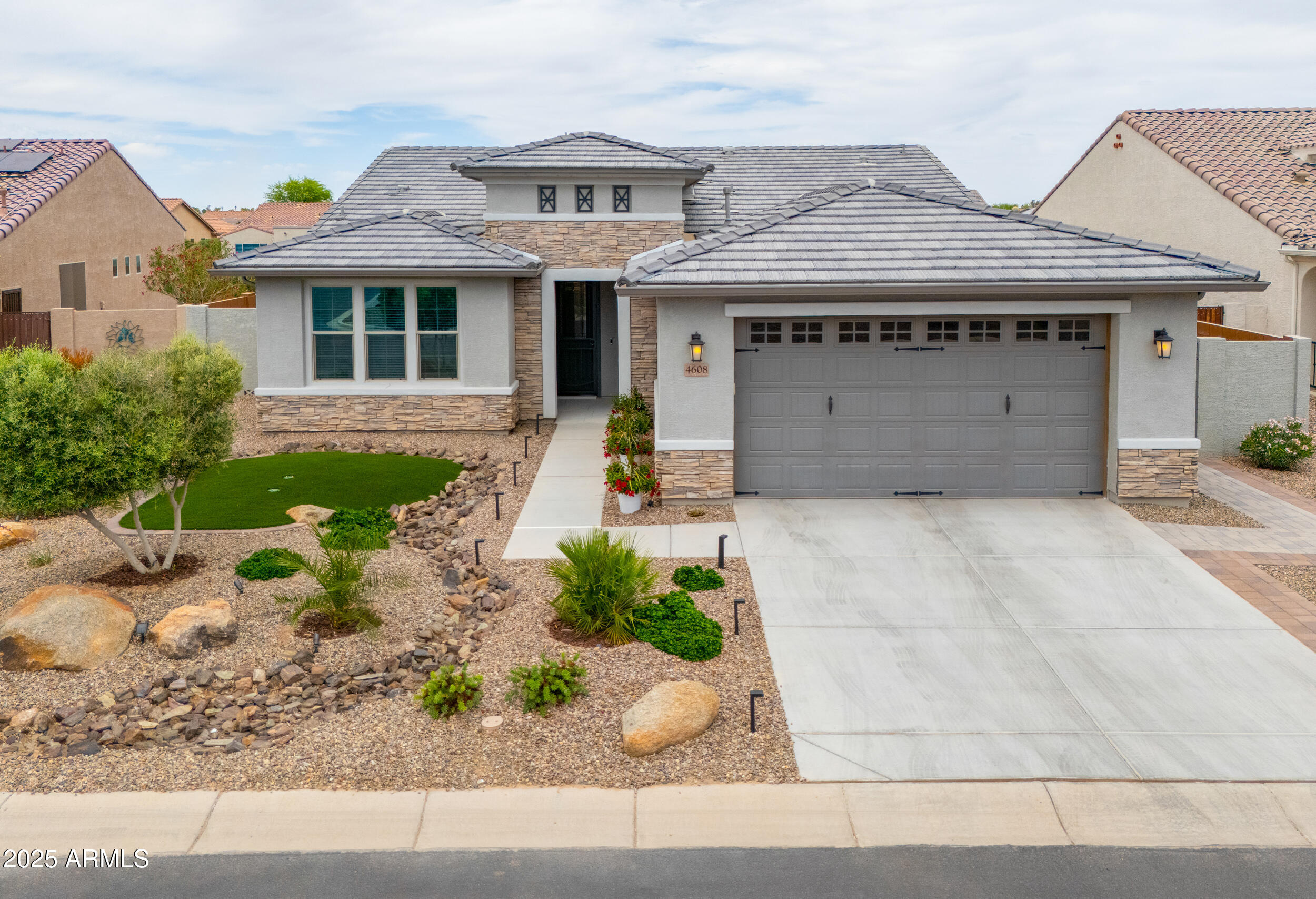 4608 W ACACIA Drive