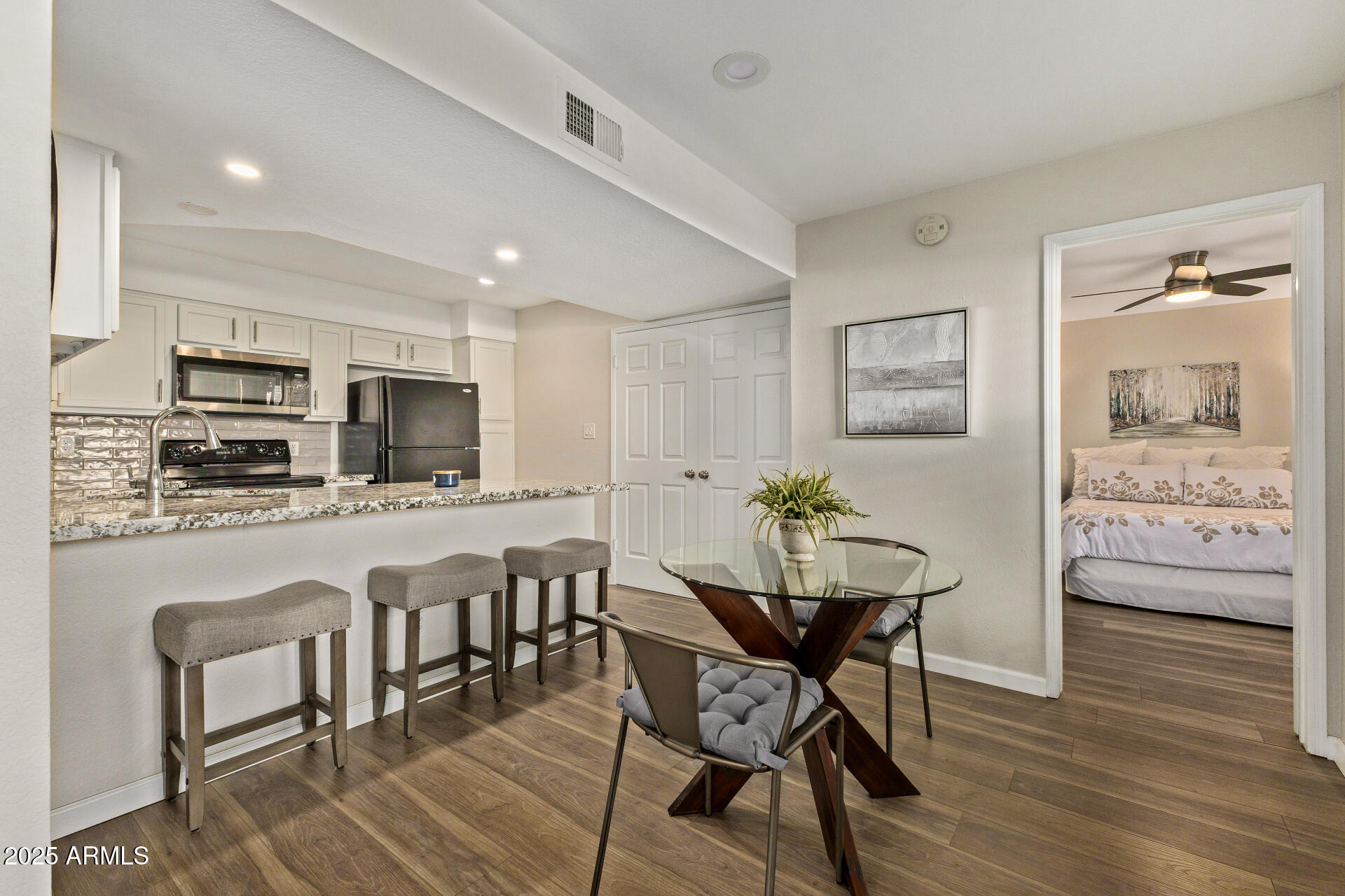 8787 E MOUNTAIN VIEW Road 1107