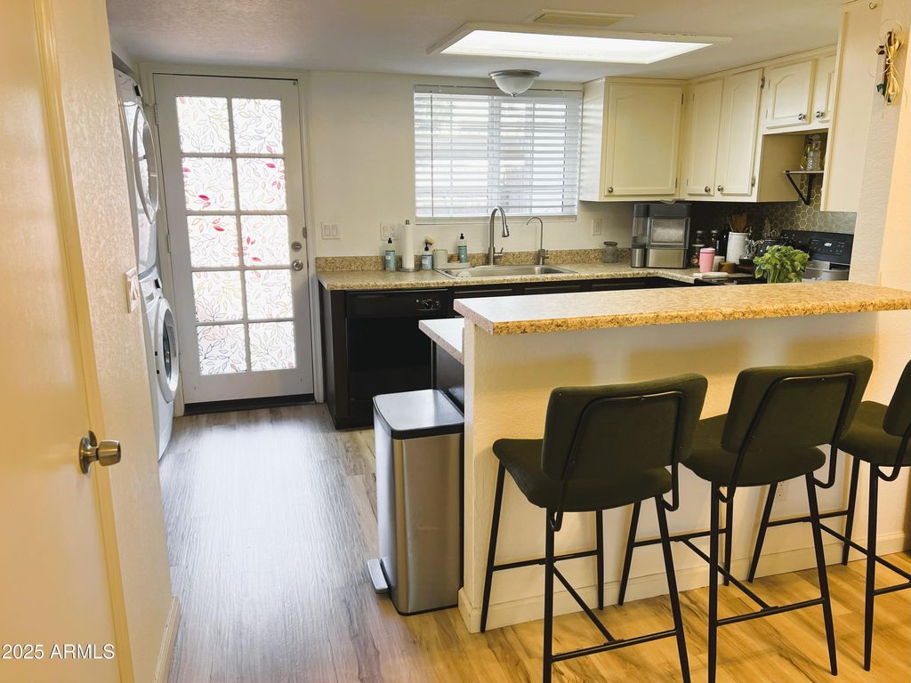 Photo of 6609 W Jamaica Drive, Glendale, AZ 85306 (MLS # 6928215)
