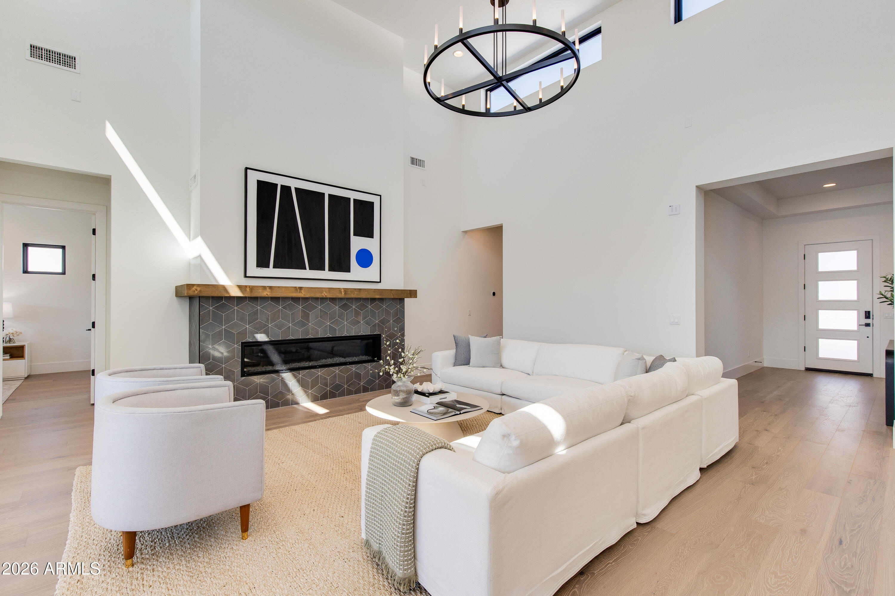 5439 E Bloomfield Road