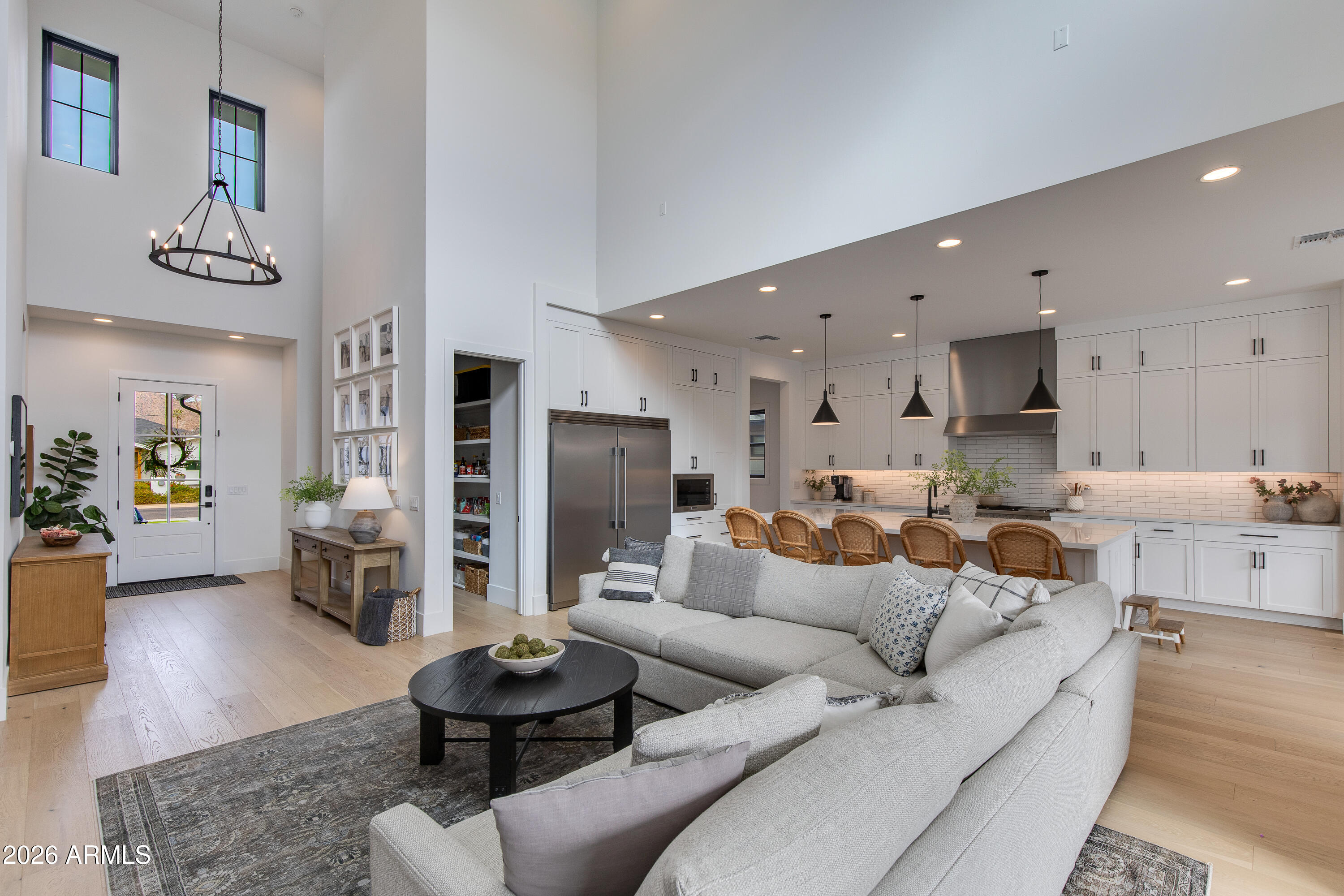 5513 E VERDE Lane