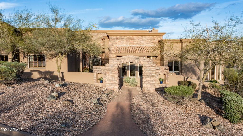 Photo of 1744 E Desert Willow Drive, Phoenix, AZ 85048 (MLS # 7000194)